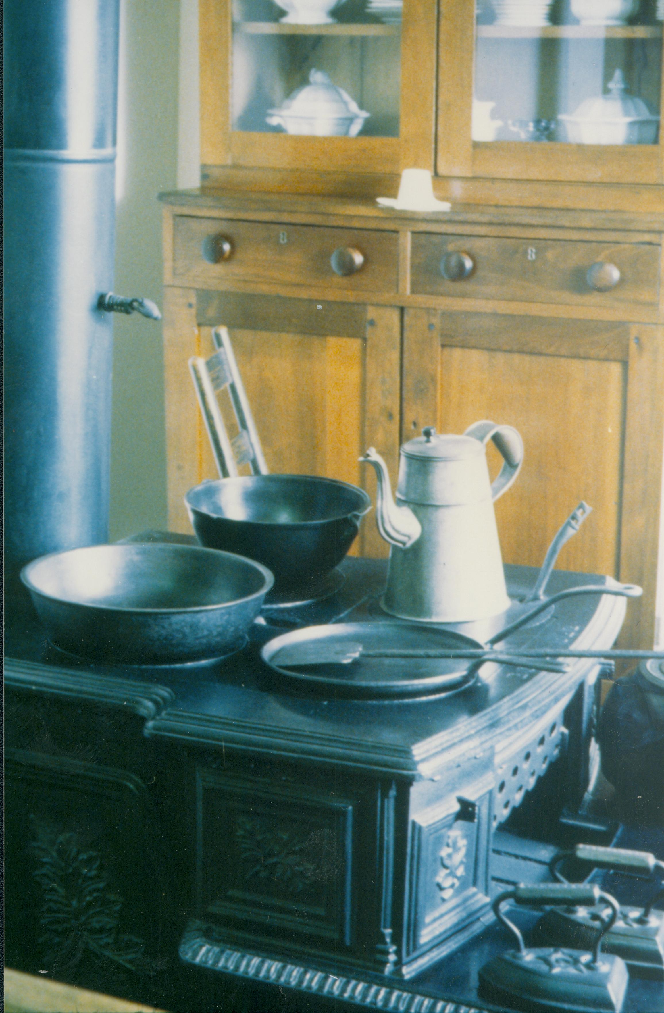 NA   Lincoln, home, stove