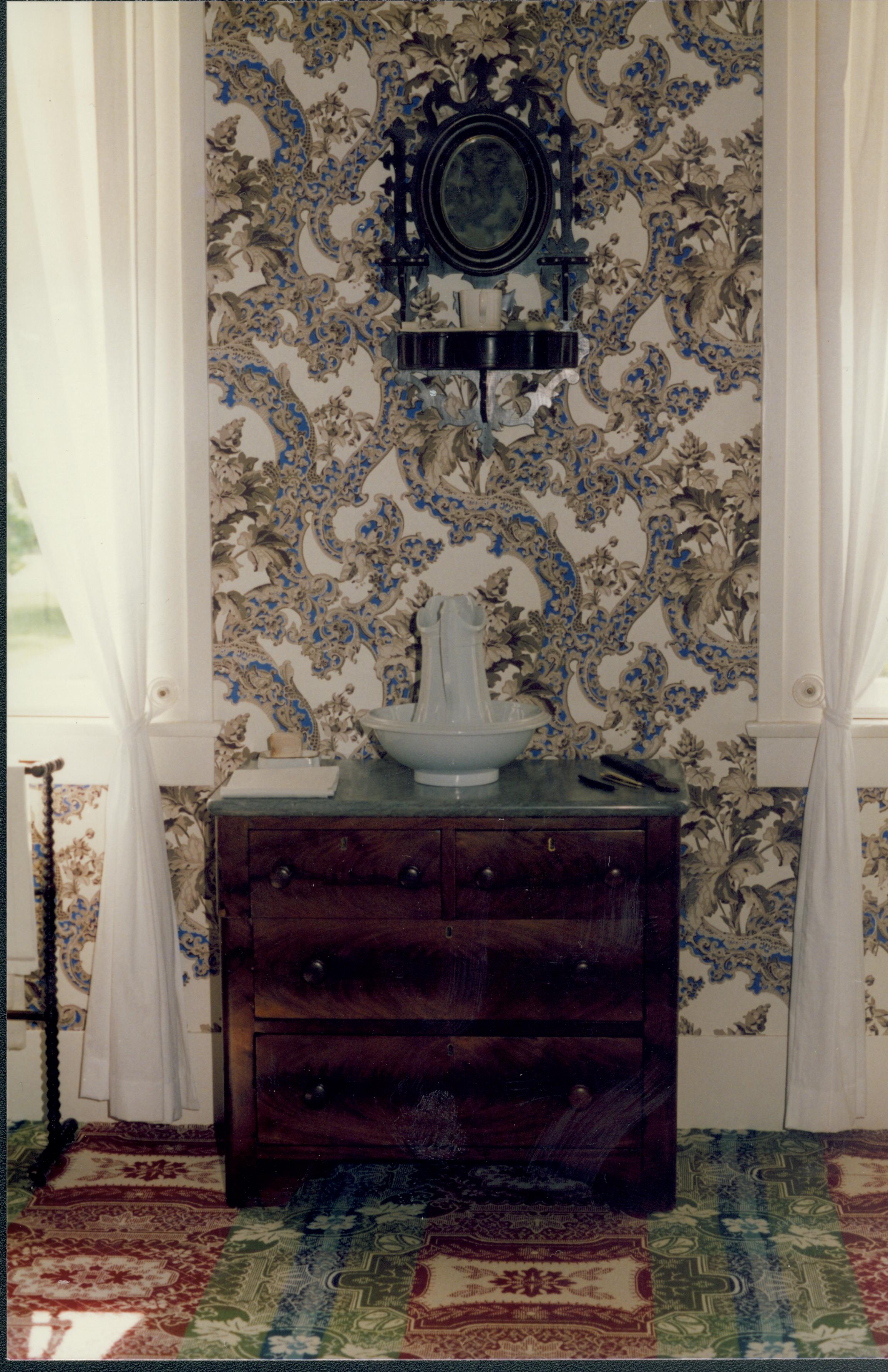 NA Lincoln, home, furnishings