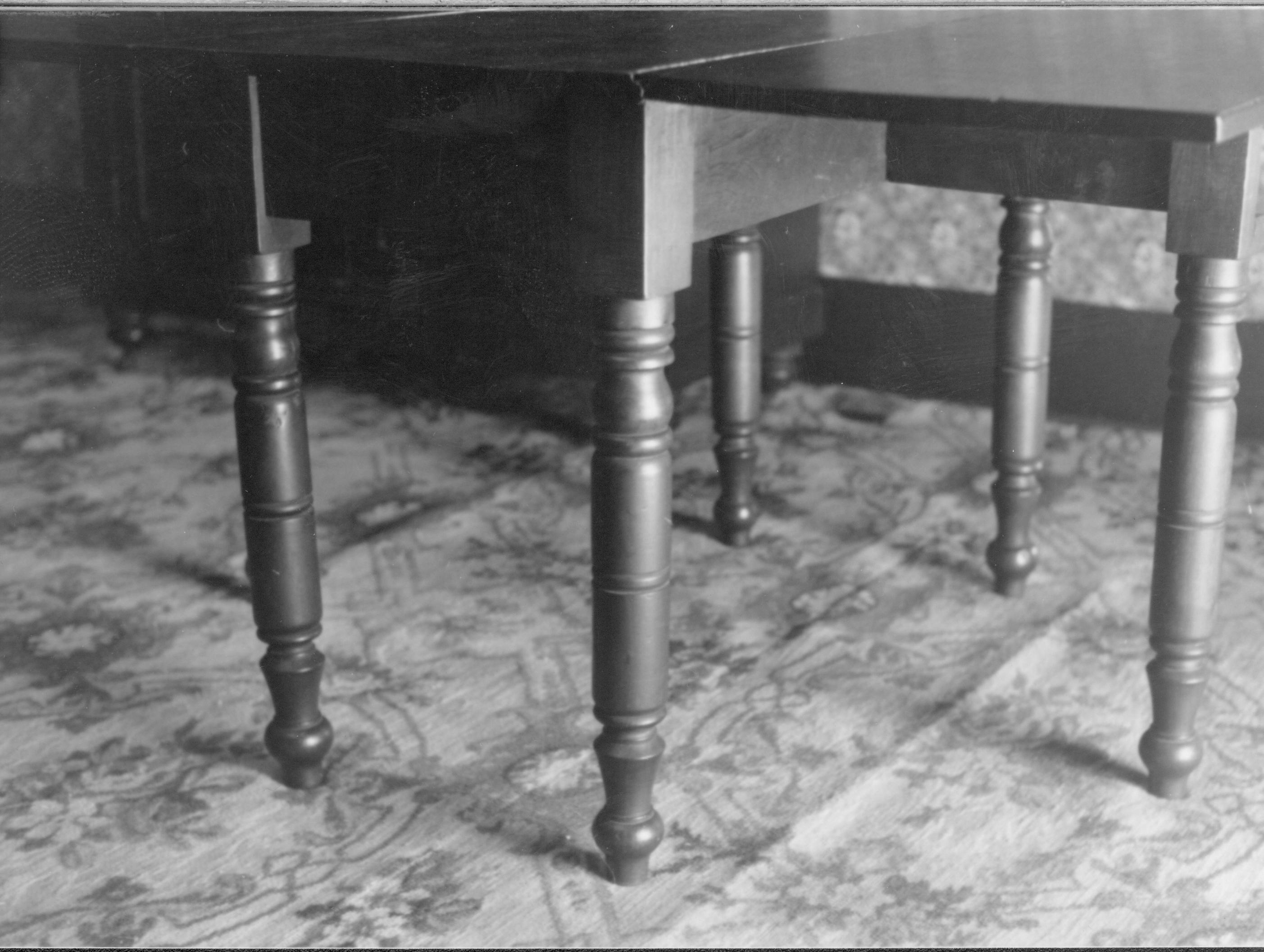 NA LIHO-25 D1 Table furnishing