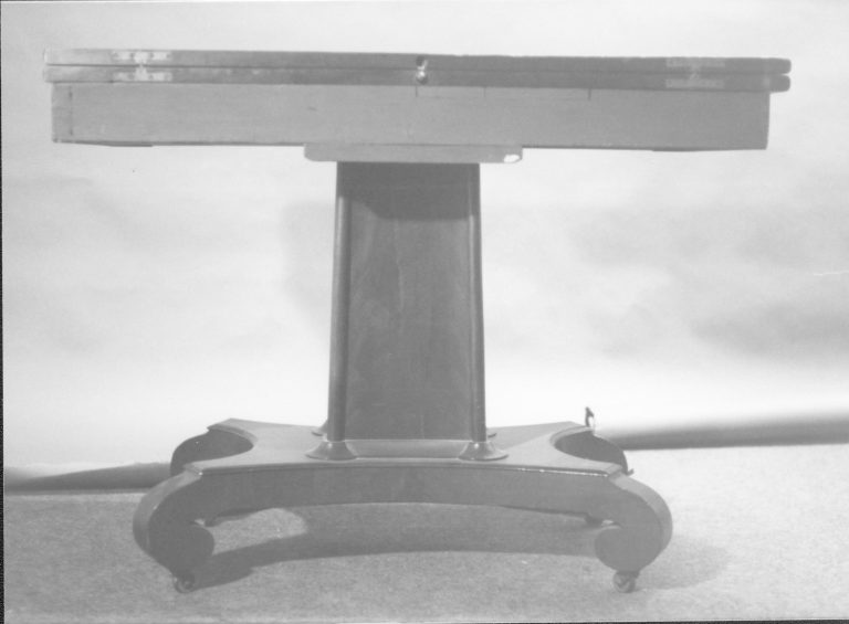 NA LIHO- 29 D 10 Game Table furnishings, game table