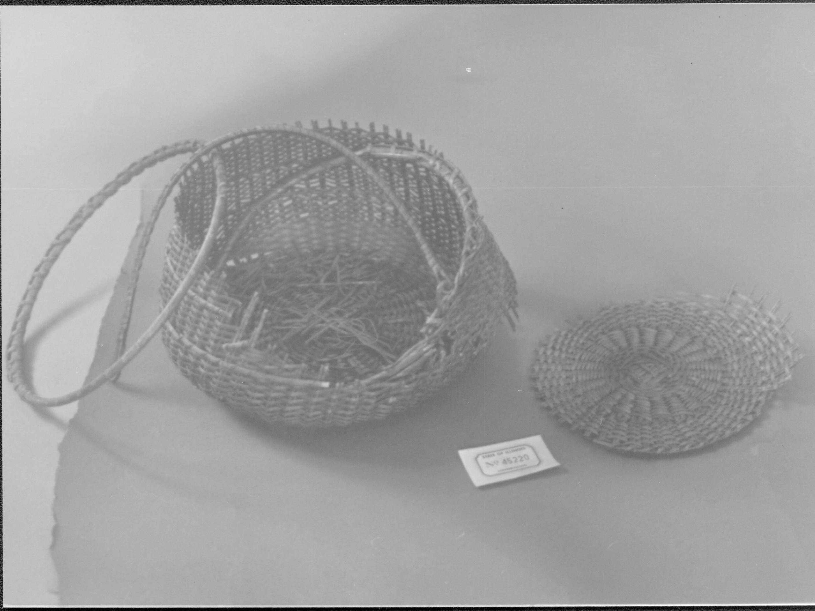 Sewing basket LIHO- 278, unknown, sewing basket furnishings, sewing basket