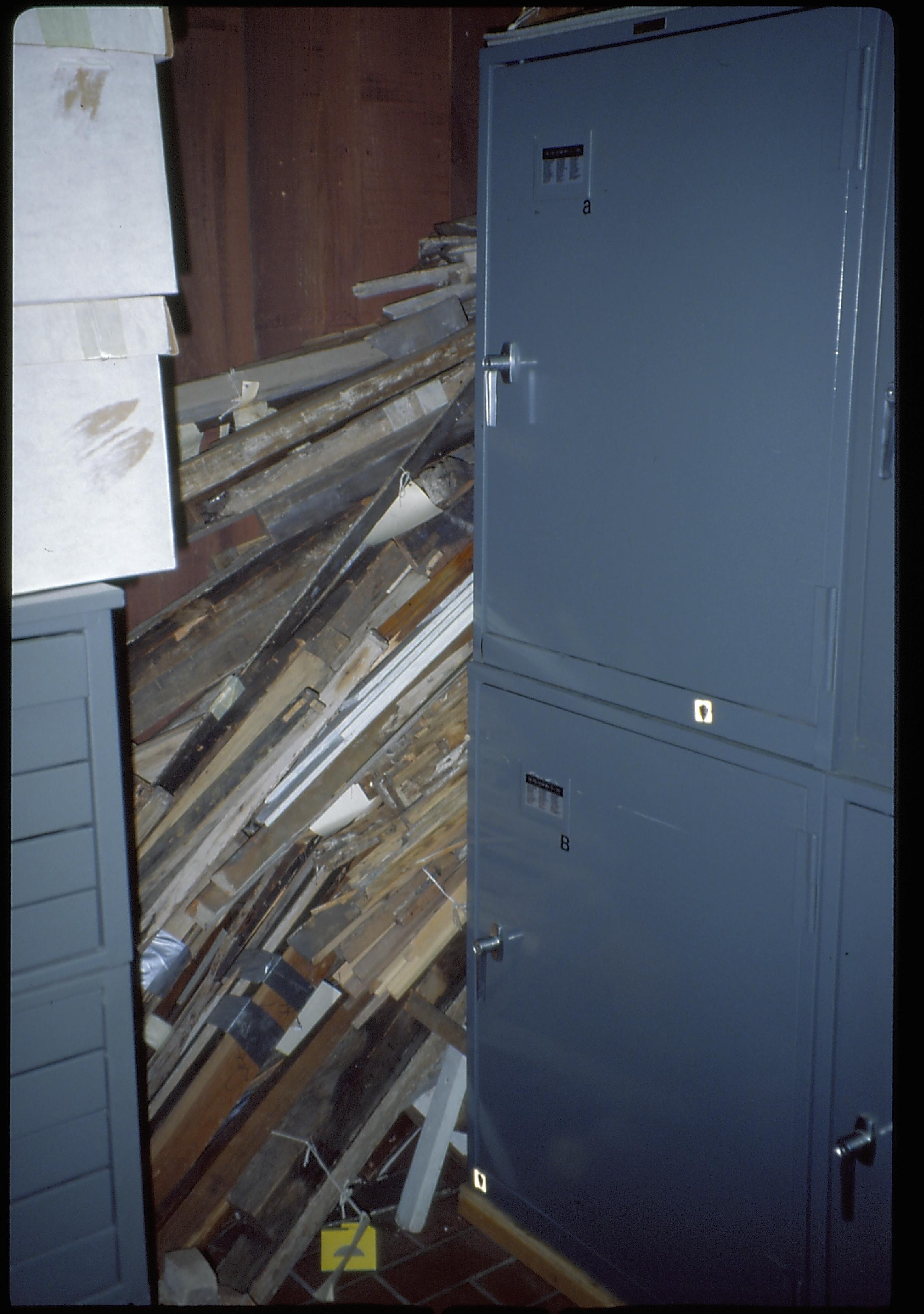 NA Lincoln Home NHS, Collections Storage, Lincoln Barn 3/92, 24 collections, storage