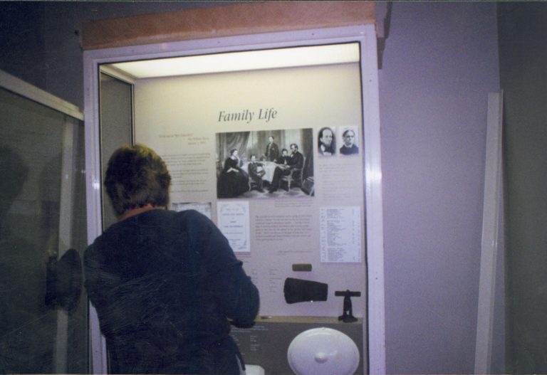 Dean House display Lincoln Home NHS- Dean House, HS-13, roll 2001-5 exp 20 Dean House, exhibit
