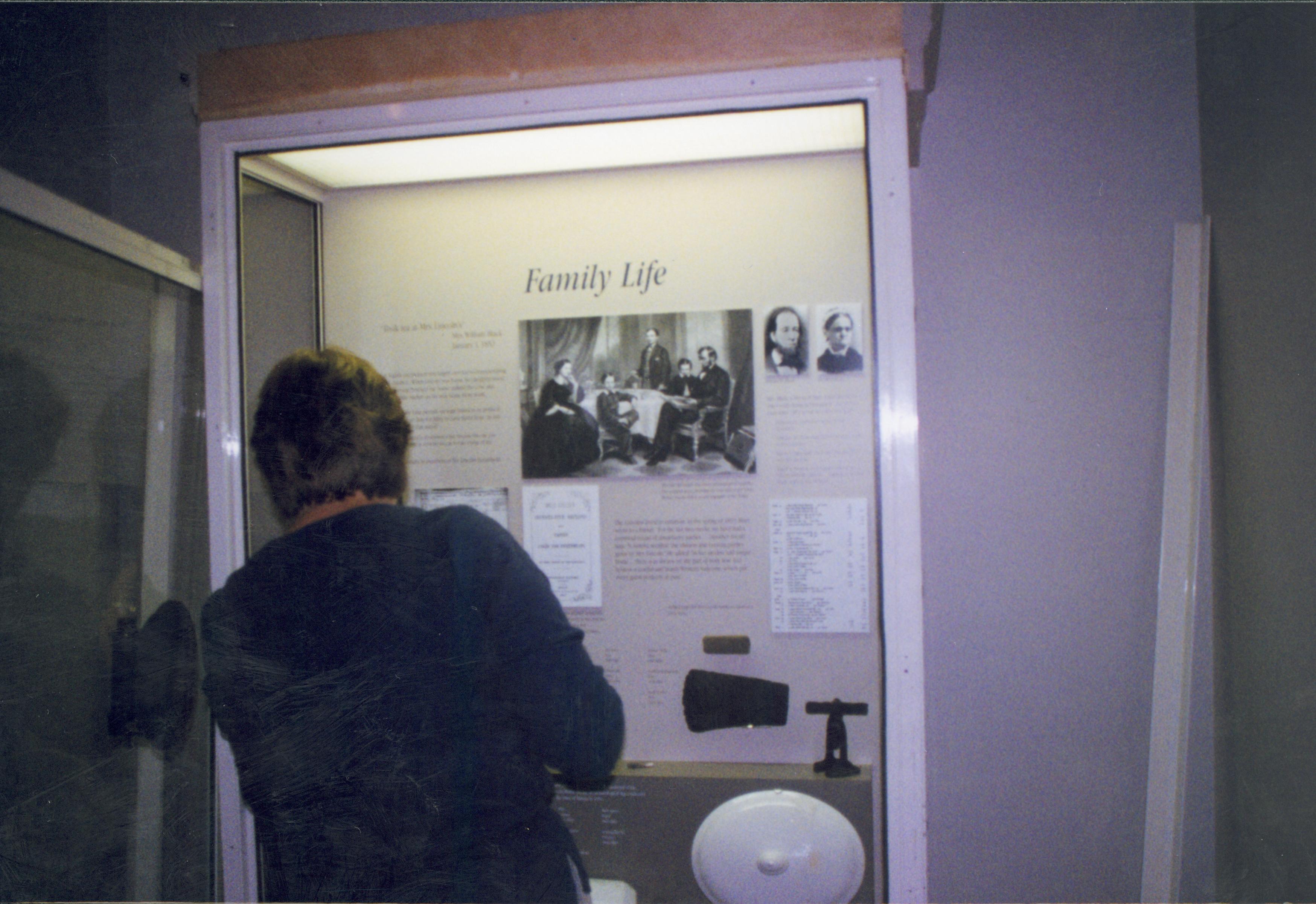 Dean House display Lincoln Home NHS- Dean House, HS-13, roll 2001-5 exp 20 Dean House, exhibit