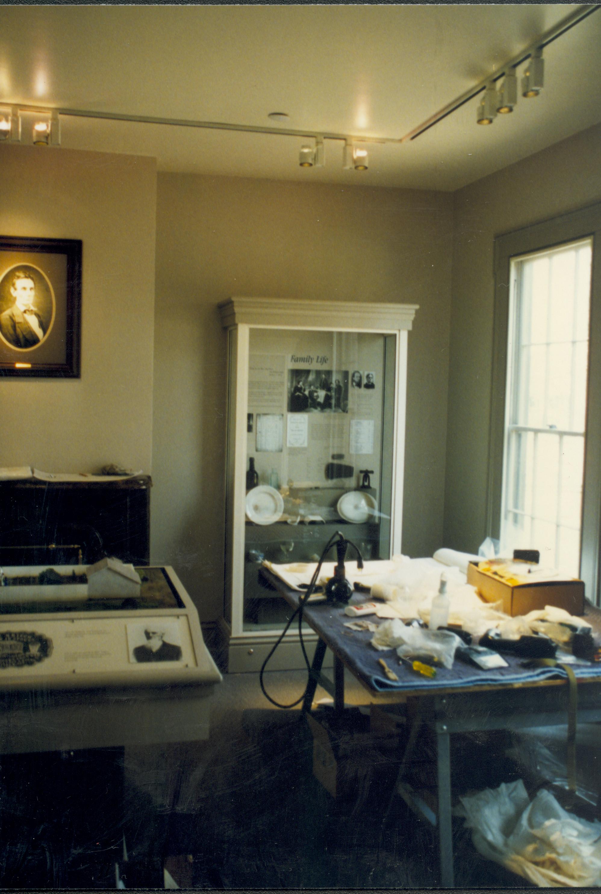Dean House exhibit Lincoln Home NHS- Dean House exhibit installation Dean House, exhibit