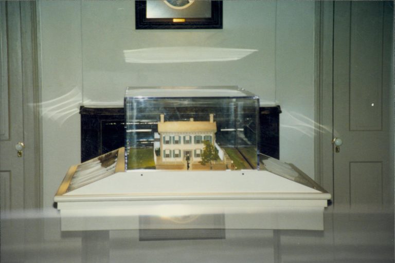 Dean House exhibit Lincoln Home NHS- Dean House exhibit installation Dean House, exhibit