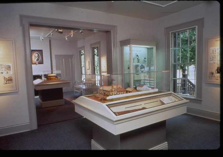 Dean House exhibit Lincoln Home NHS- Dean House exhibit installation Dean House, exhibit