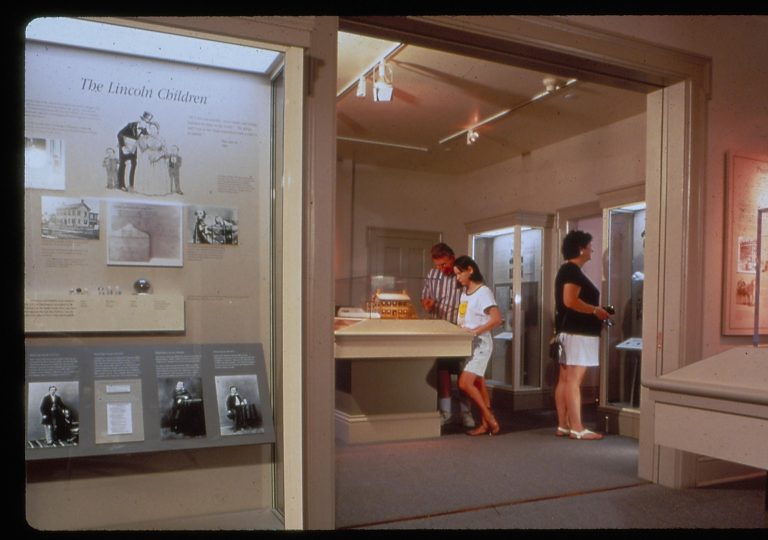 Dean House exhibit Lincoln Home NHS- Dean House exhibit installation Dean House, exhibit