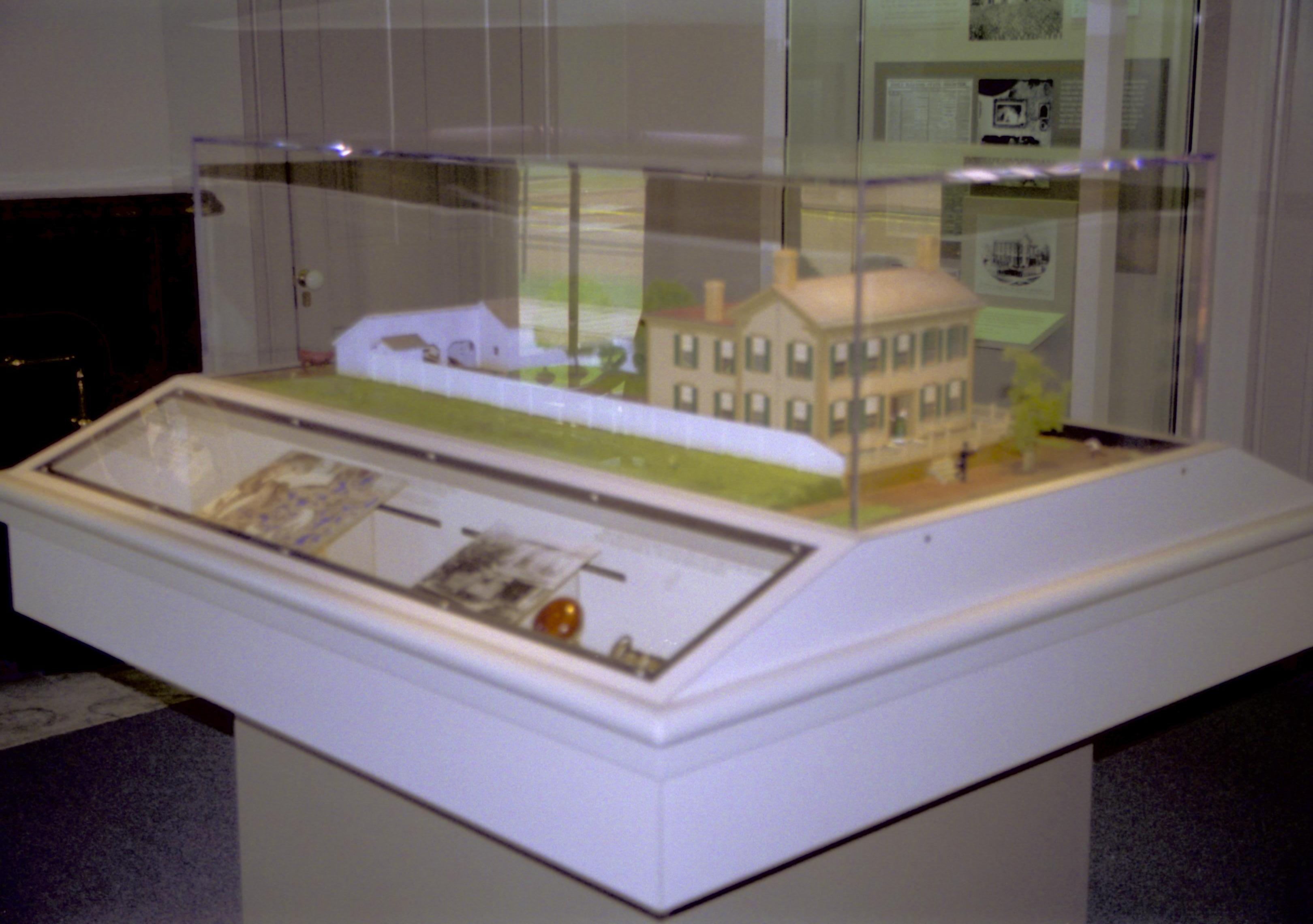 Dean House exhibit Lincoln Home NHS- Dean House exhibit installation Dean House, exhibit