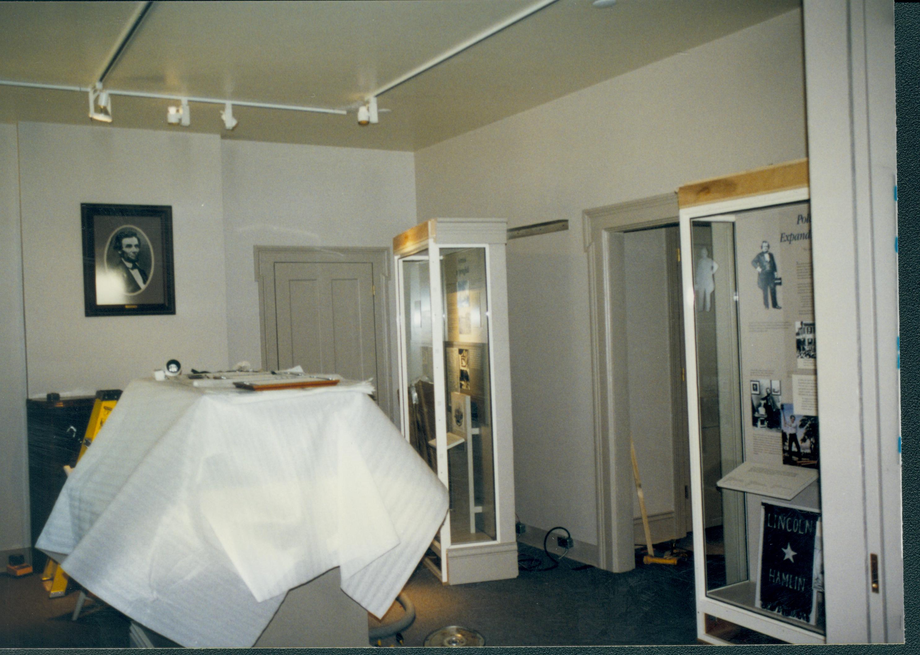 Dean House exhibit Lincoln Home NHS- Dean House exhibit installation Dean House, exhibit