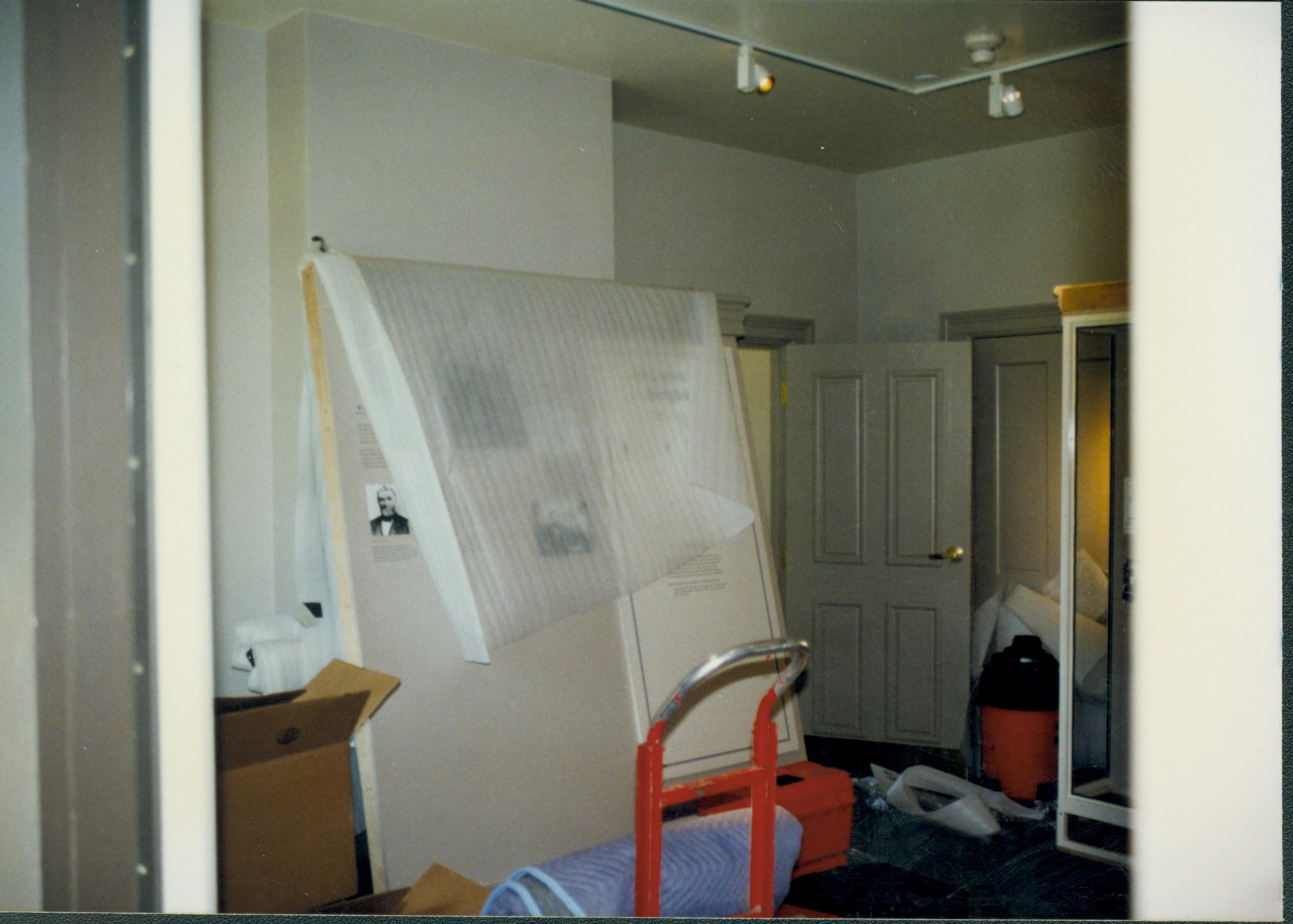 Dean House exhibit Lincoln Home NHS- Dean House exhibit installation Dean House, exhibit