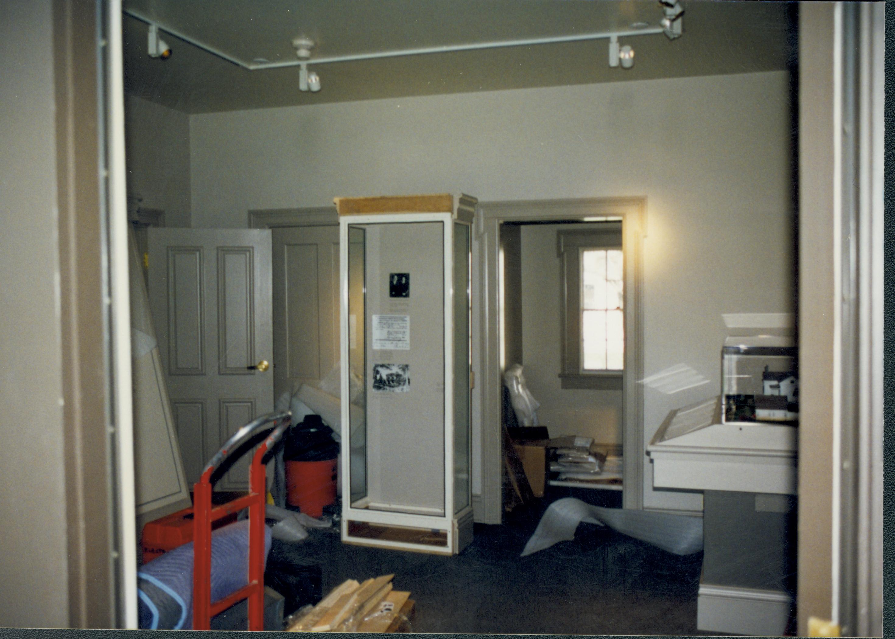 Dean House exhibit Lincoln Home NHS- Dean House exhibit installation Dean House, exhibit