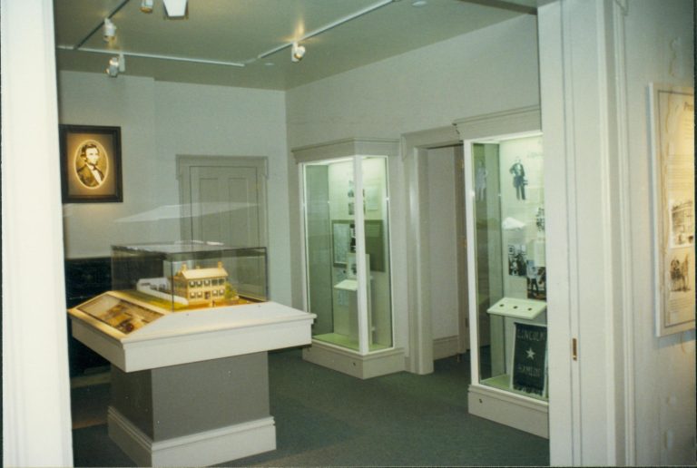 Dean House exhibit Lincoln Home NHS- Dean House exhibit installation Dean House, exhibit