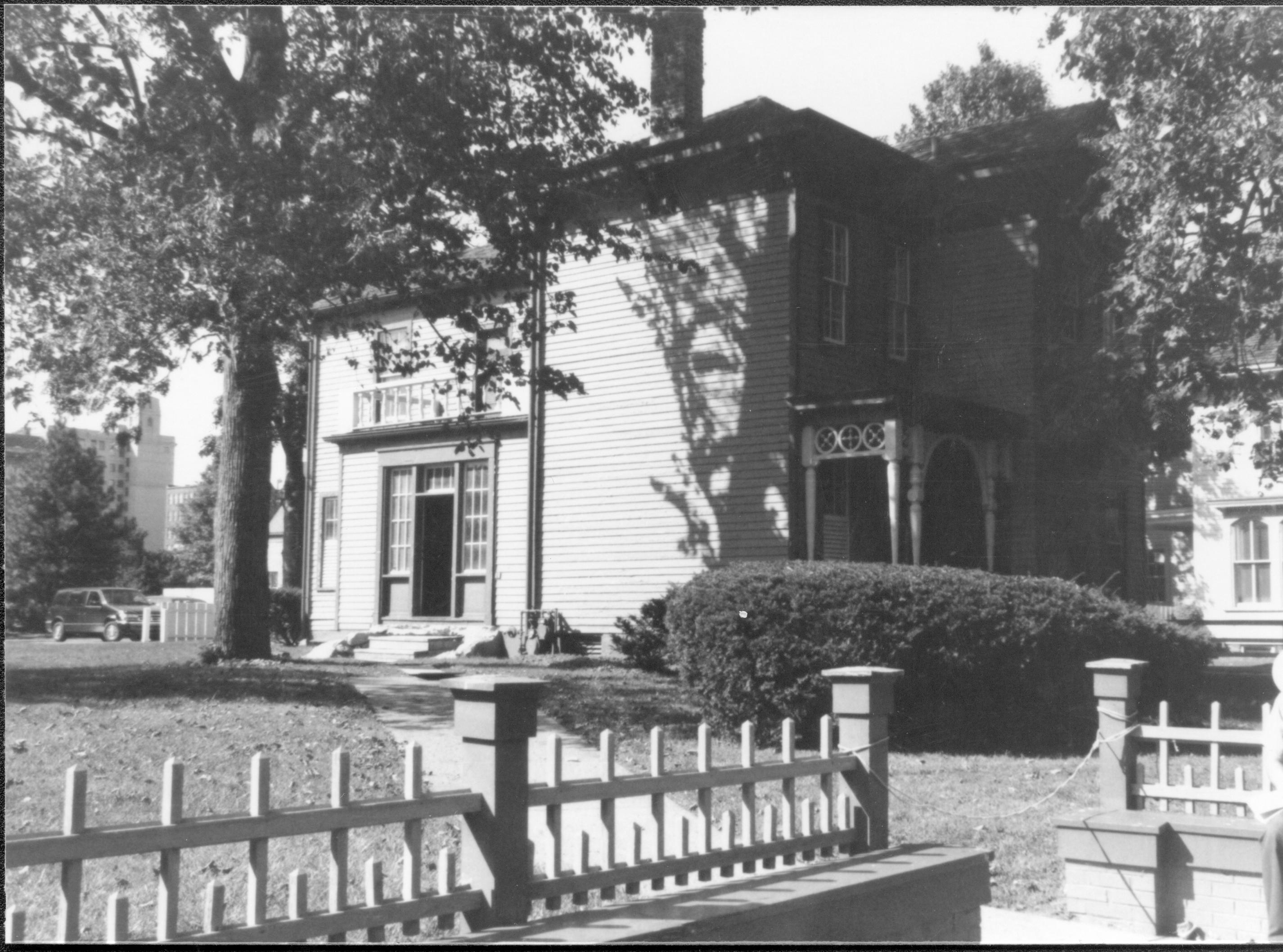 Dean House exterior Lincoln Home NHS- Dean House pic 0 Dean House
