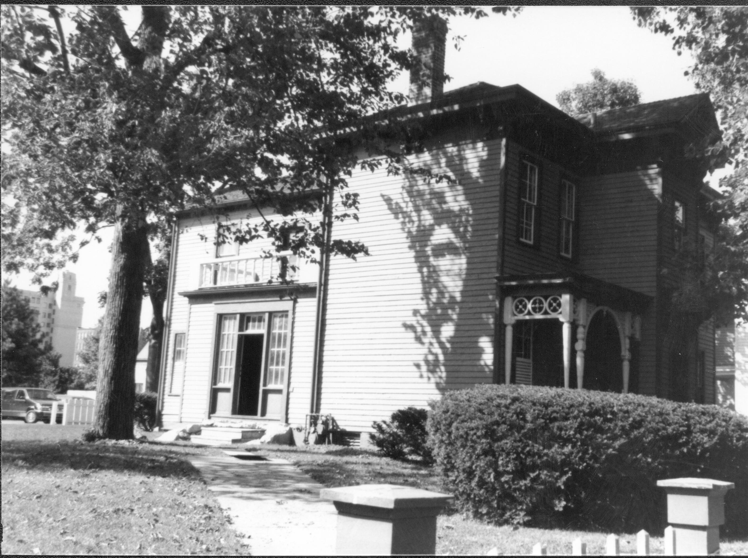 Dean House exterior Lincoln Home NHS- Dean House pic 1 Dean House
