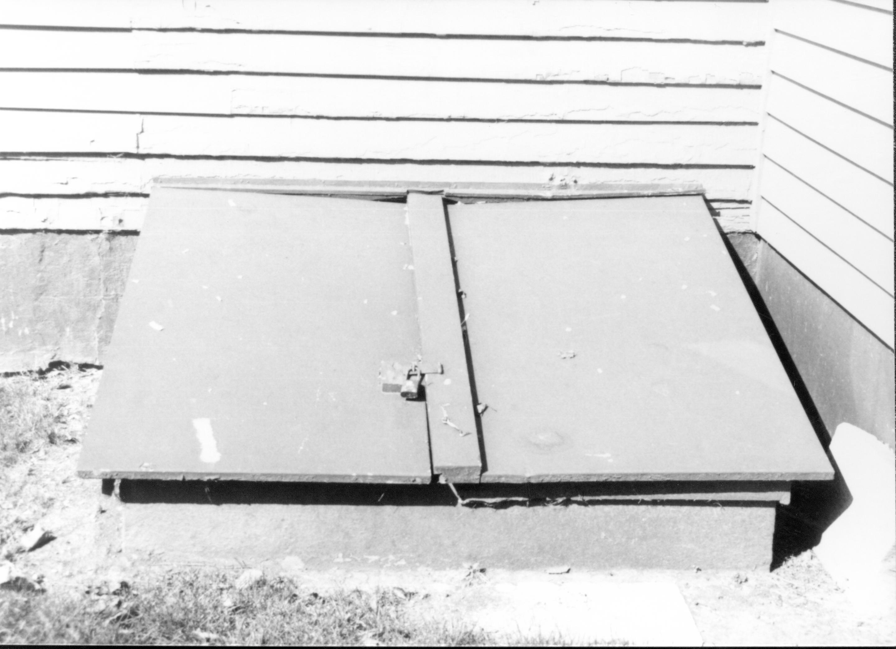 Dean House exterior Lincoln Home NHS- Dean House exterior and basement, pic 24 Dean House