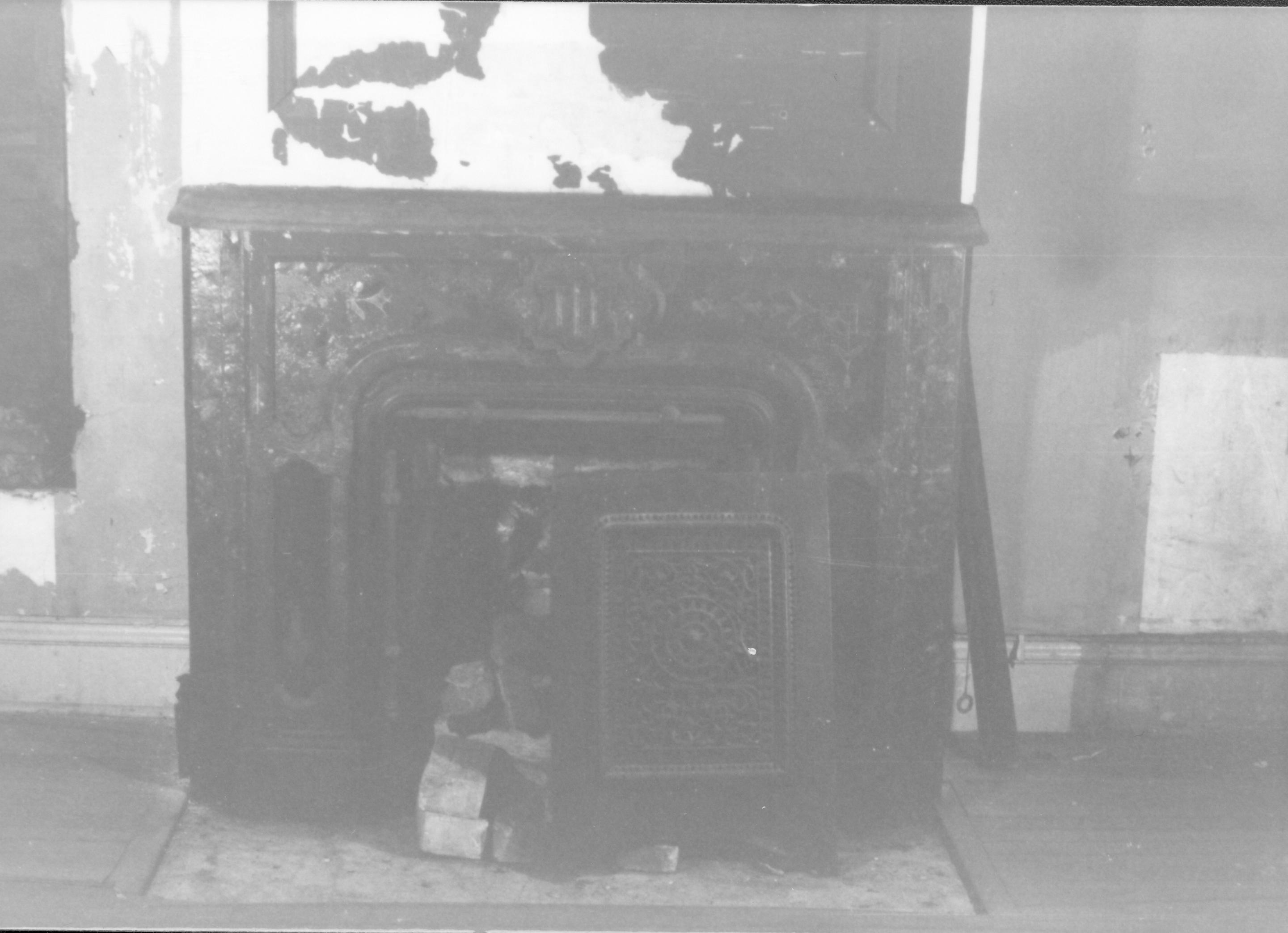 Dean House room 105 Lincoln Home NHS- Dean House fireplace, HS-13, 2, 7 Dean House, fireplace