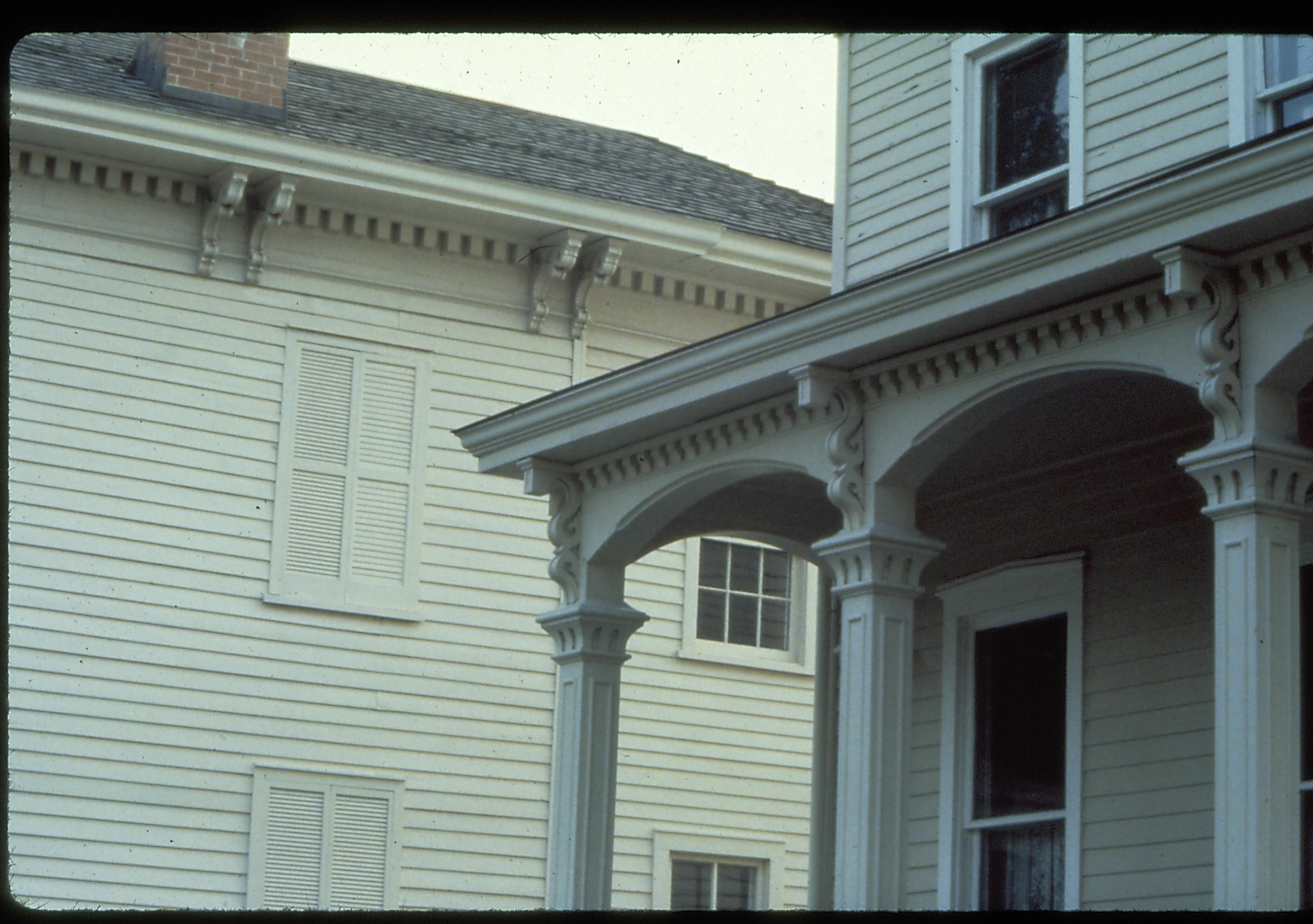 Beedle House LIHO NHS, Beedle House, 32A Beedle House, porch