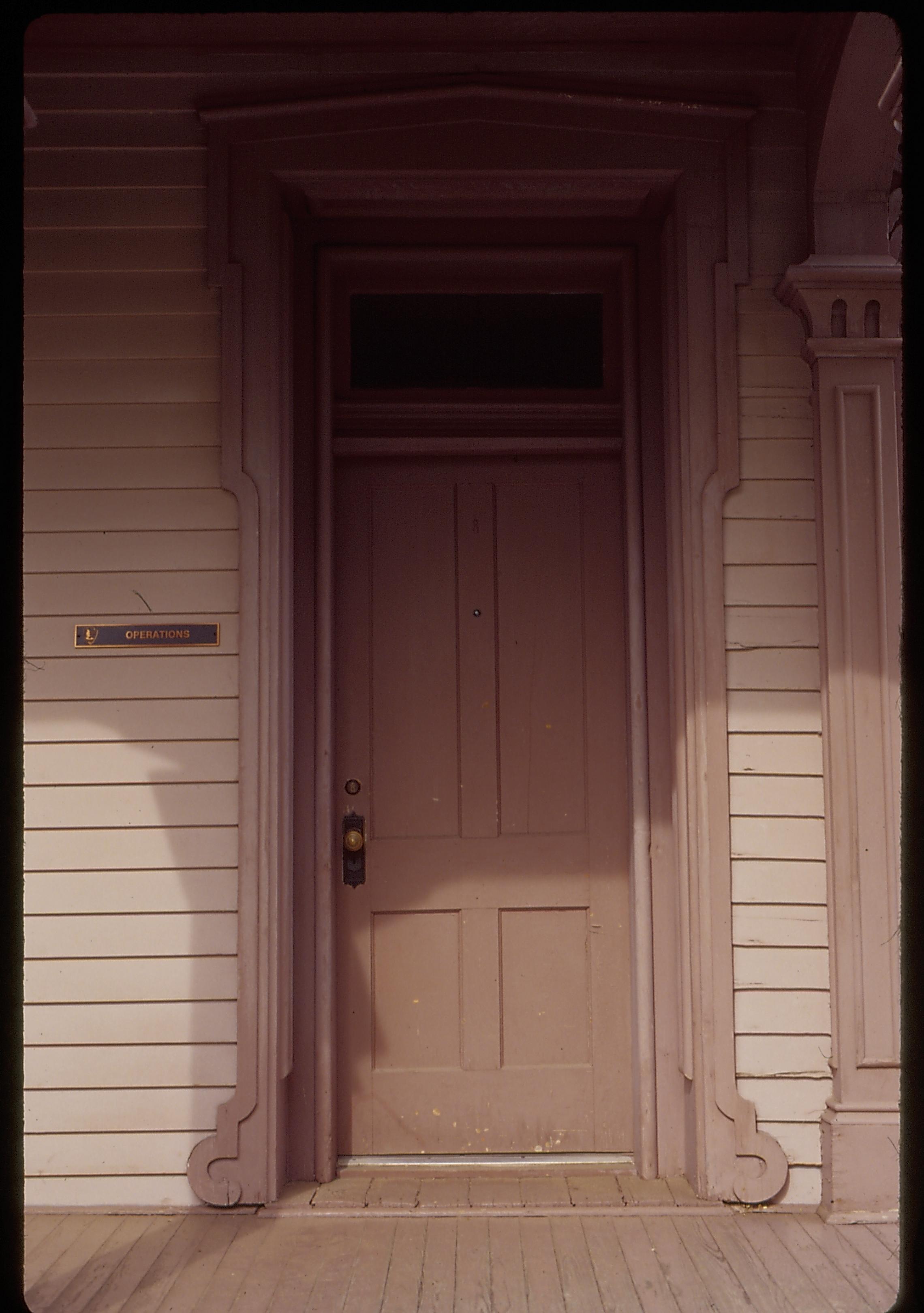 Beedle House LIHO NHS, Beedle House, 8 Beedle House, door