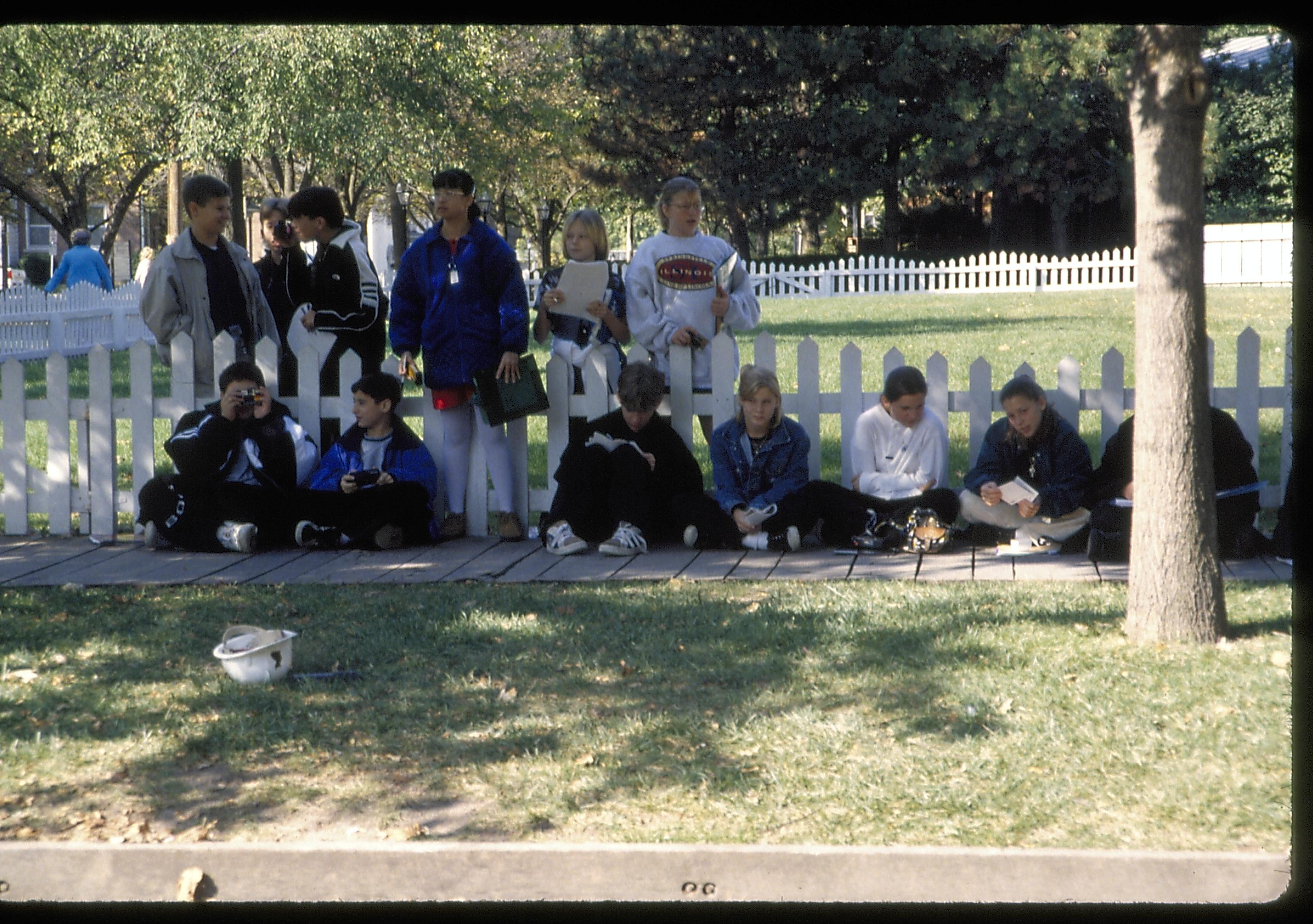 visitors drawing to Lincoln Home and watching Lincoln Home NHS- Corneau House move, Roll #1 color slides, exp 23 Corneau House, move