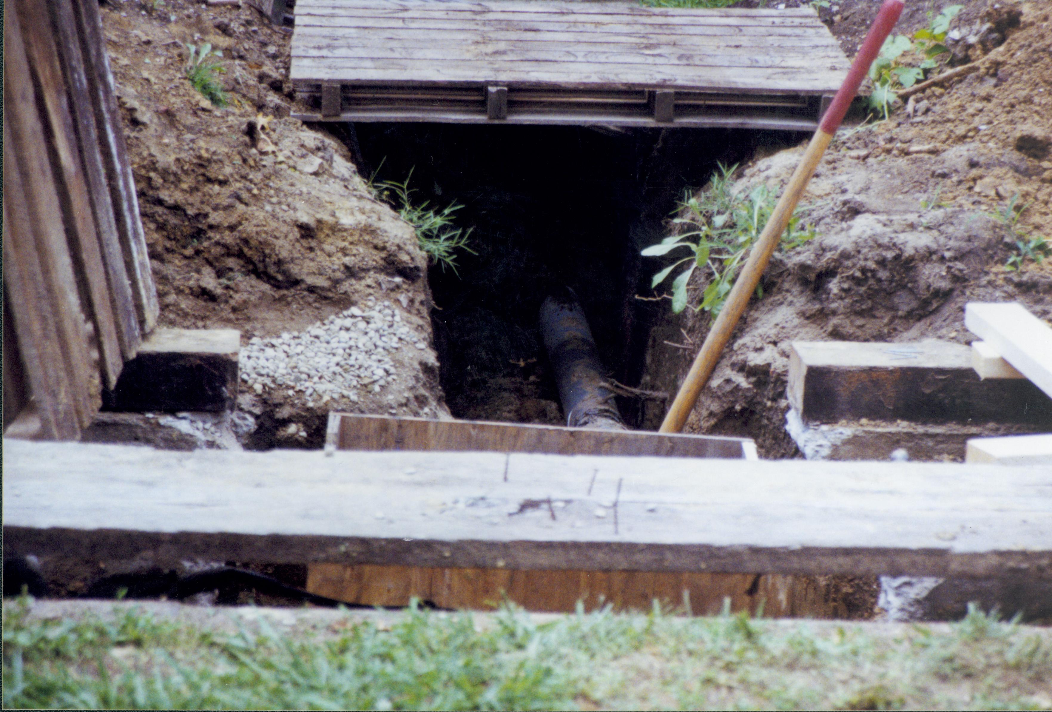 Corneau House, digging Lincoln Home NHS- Corneau House Restoration, roll 2000-7 exp 16 Corneau House, renovation