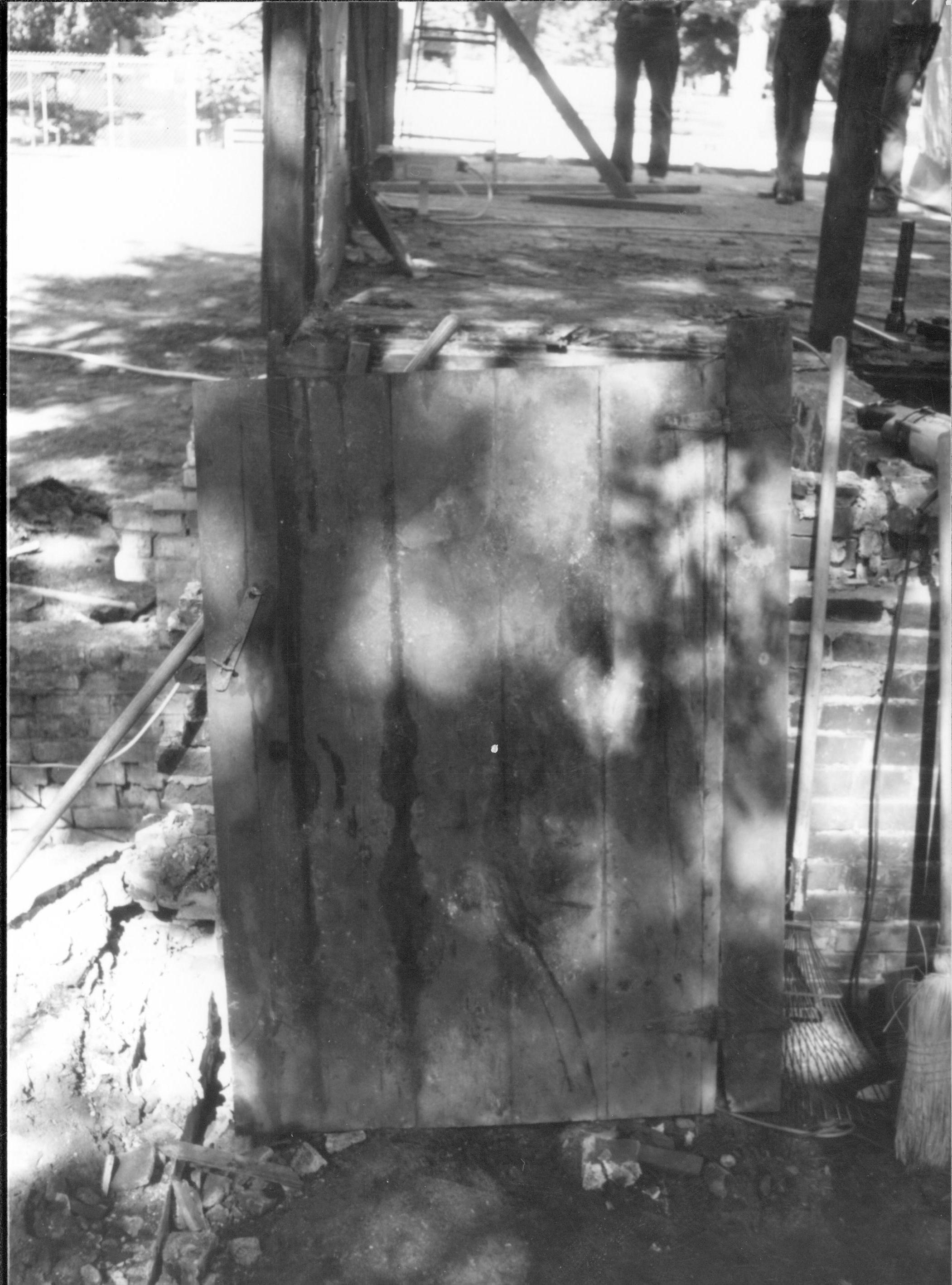 Gate on top of Cistern LIHO NHS- Arnold House, HS-20 Roll #3 exp 23 Arnold House, restoration