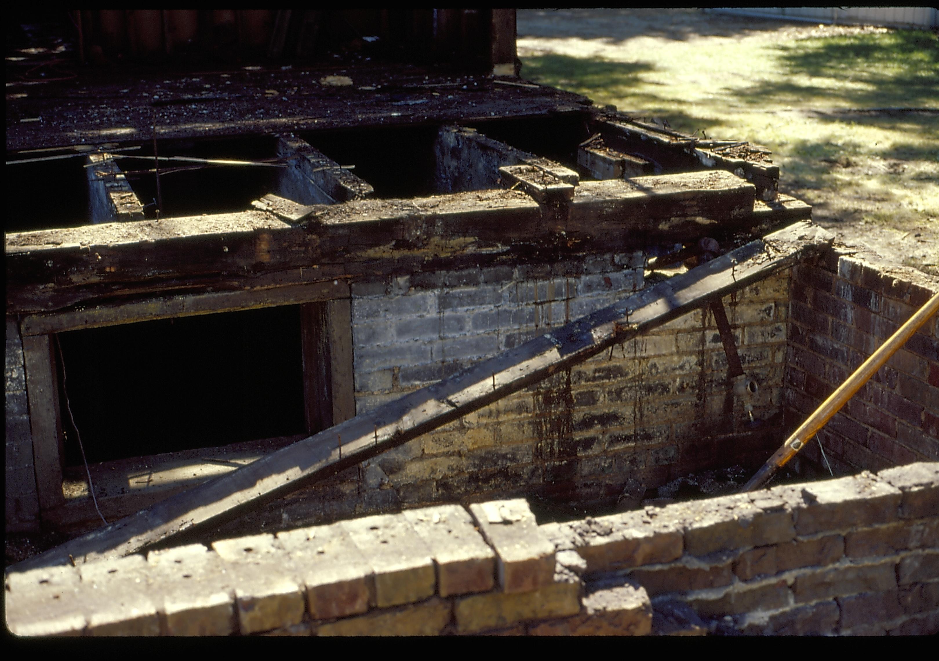 floor LIHO NHS- Arnold House, HS-20 Roll #1 7/17-7/23/96, exp 33 Arnold House, restoration