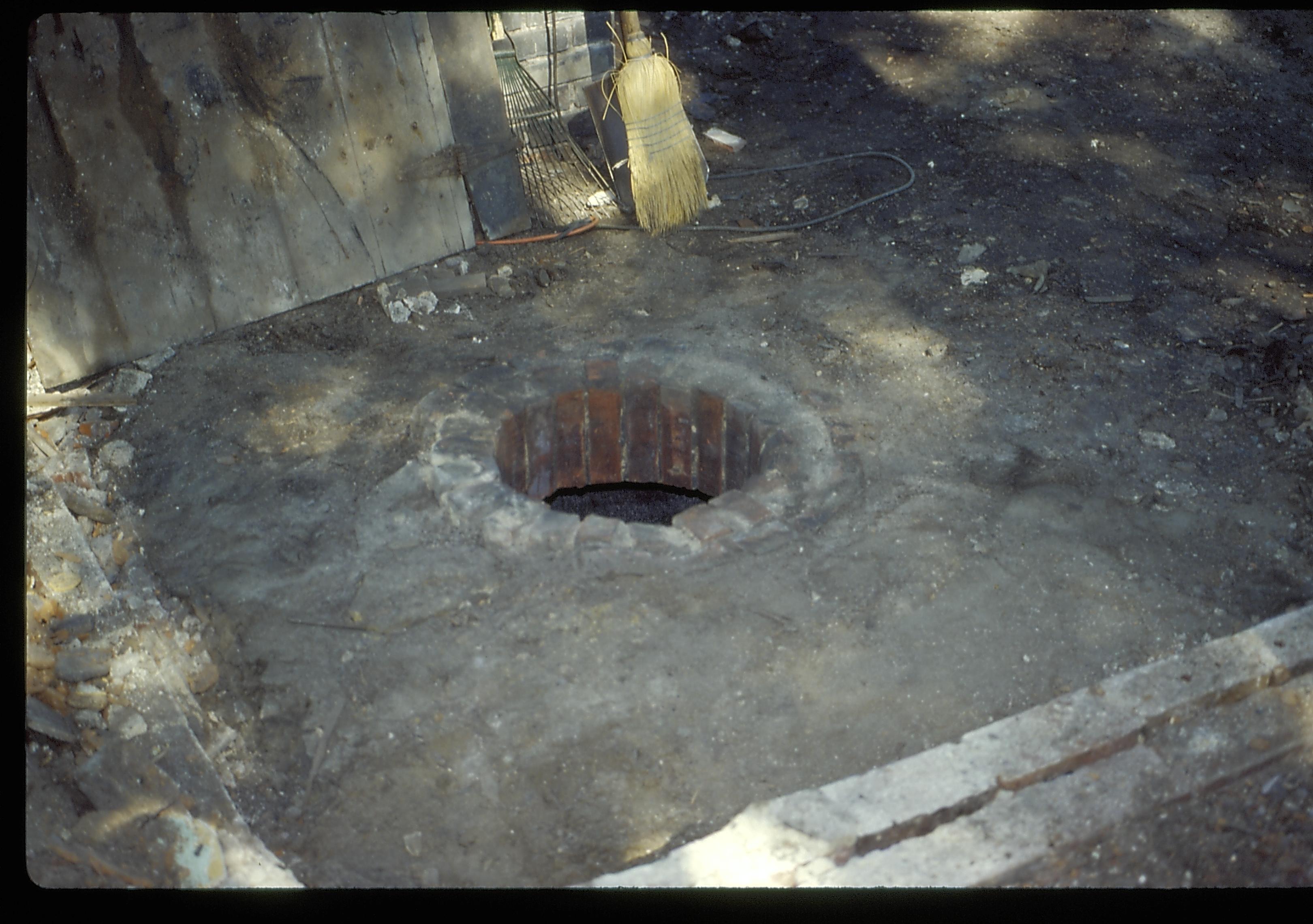 Foundation- cistern LIHO NHS- Arnold House, HS-20 Roll #4 7/23-7/26/96, exp 13 Arnold House, restoration