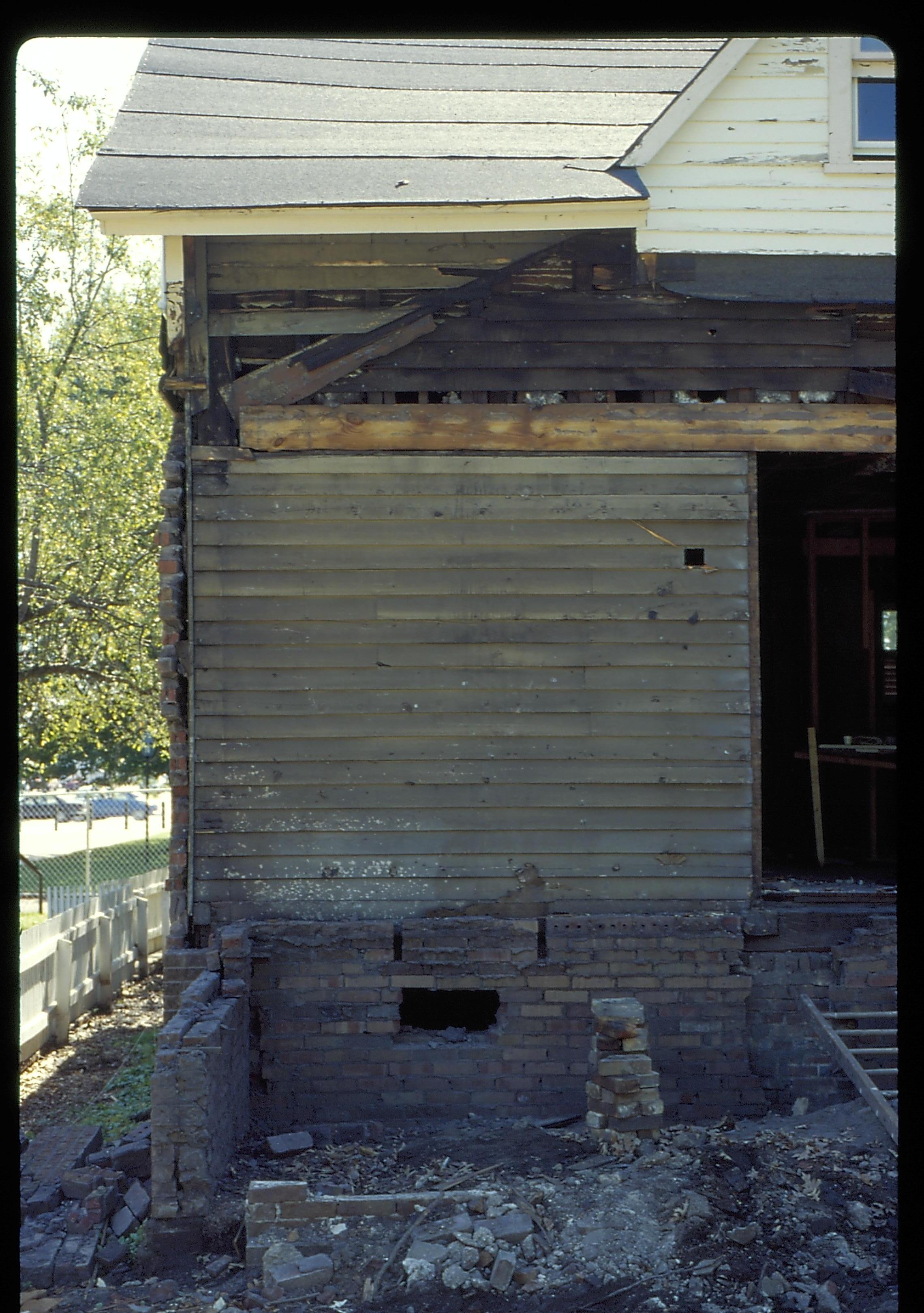 Clapboards- Northwest corner LIHO NHS- Arnold House, HS-20 Roll #4 7/23-7/26/96, exp 29 Arnold House, restoration