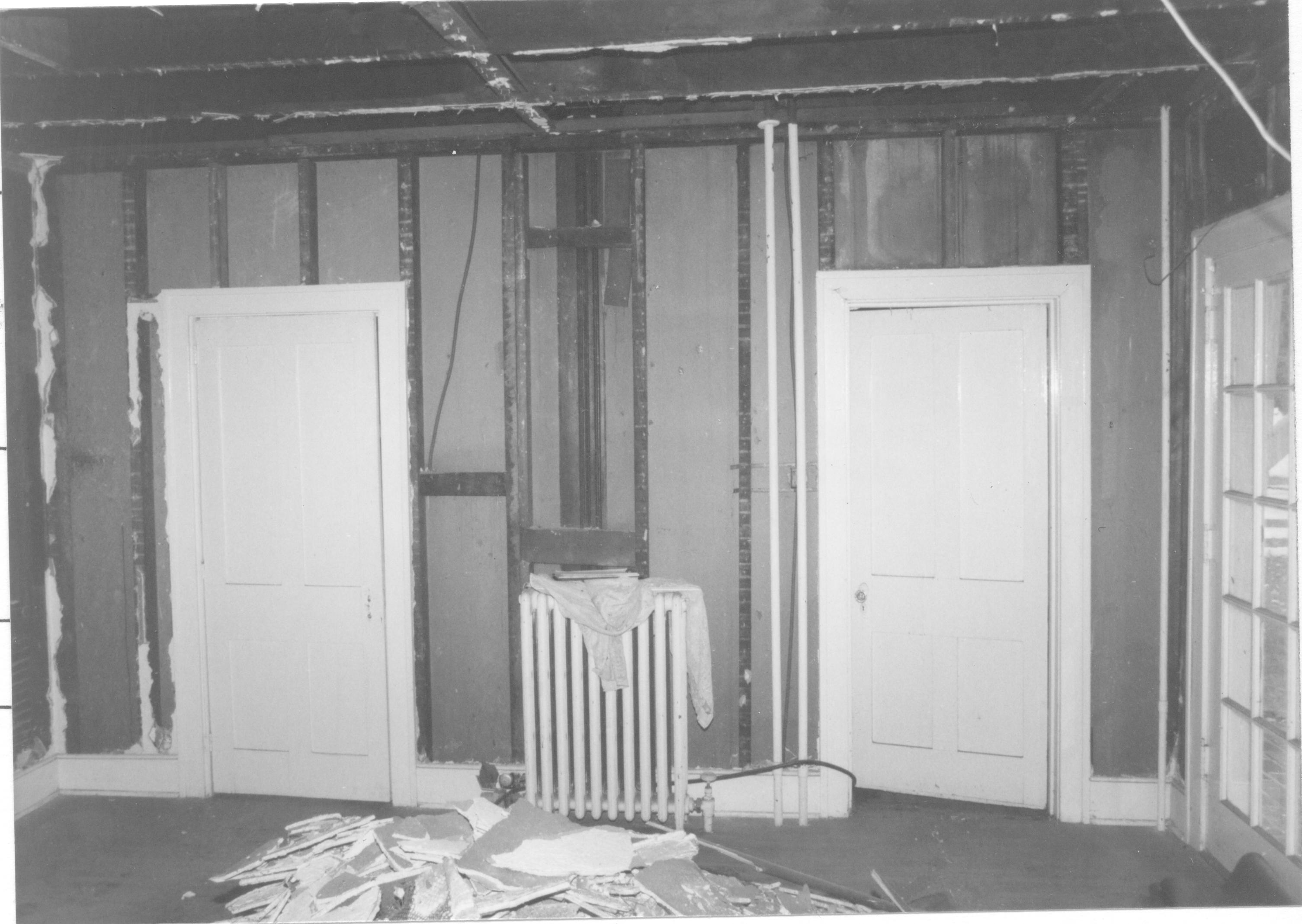 Morse House HS-9 10-7; Room 104, South Elevation Morse House, Interior