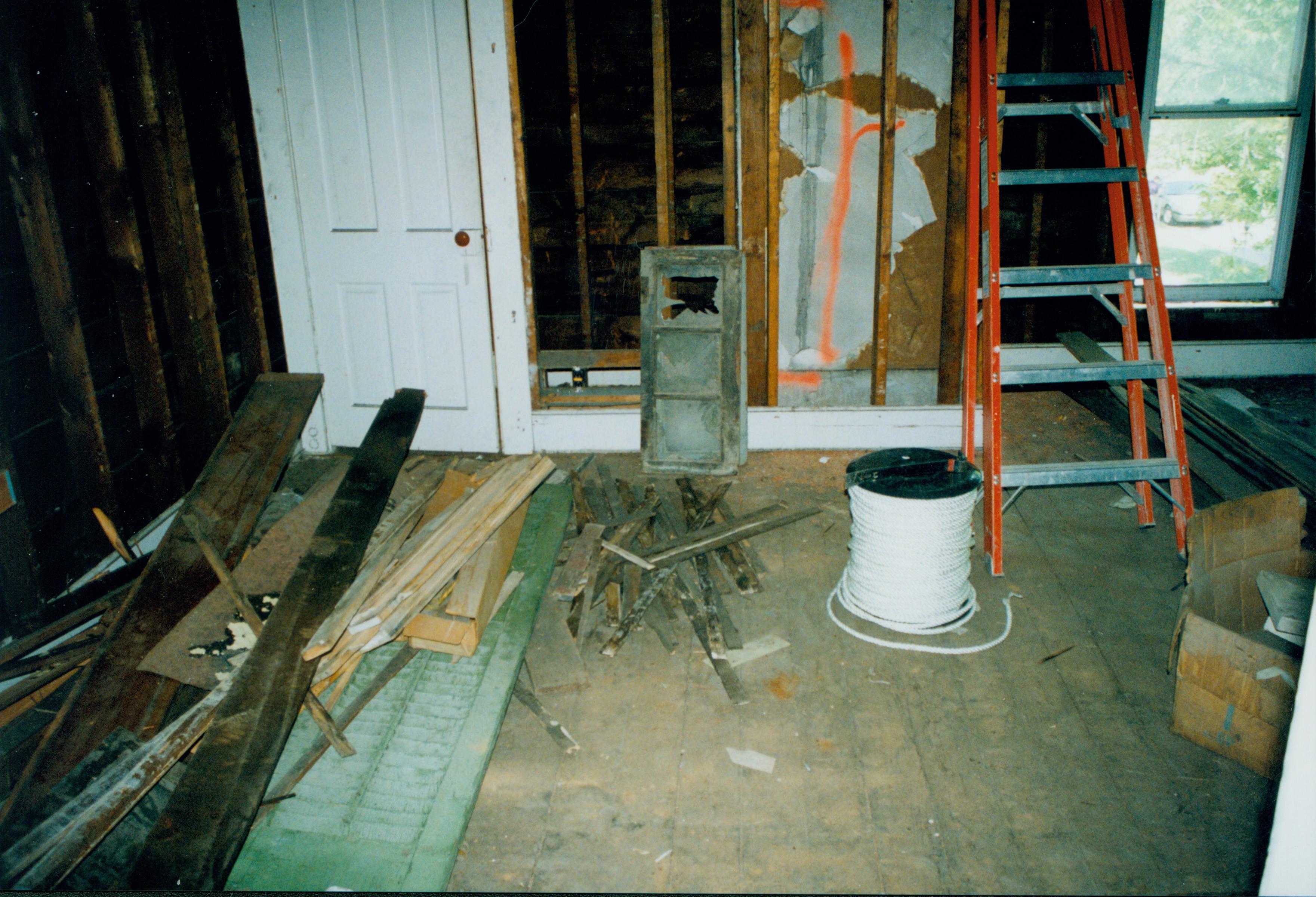 discard pile 8; 1999-7 Morse House, Interior