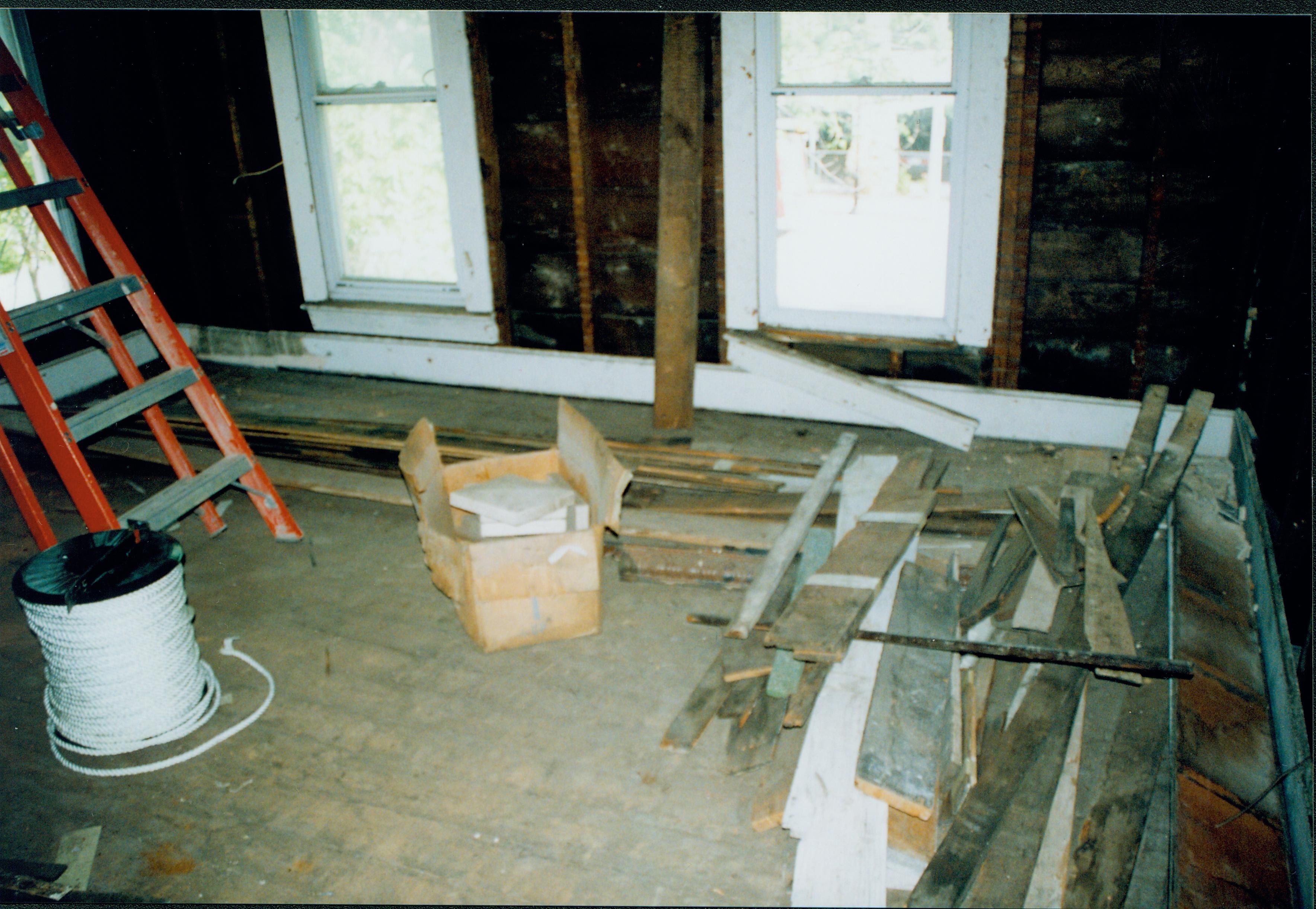 discard pile 9; 1999-7 Morse House, Interior