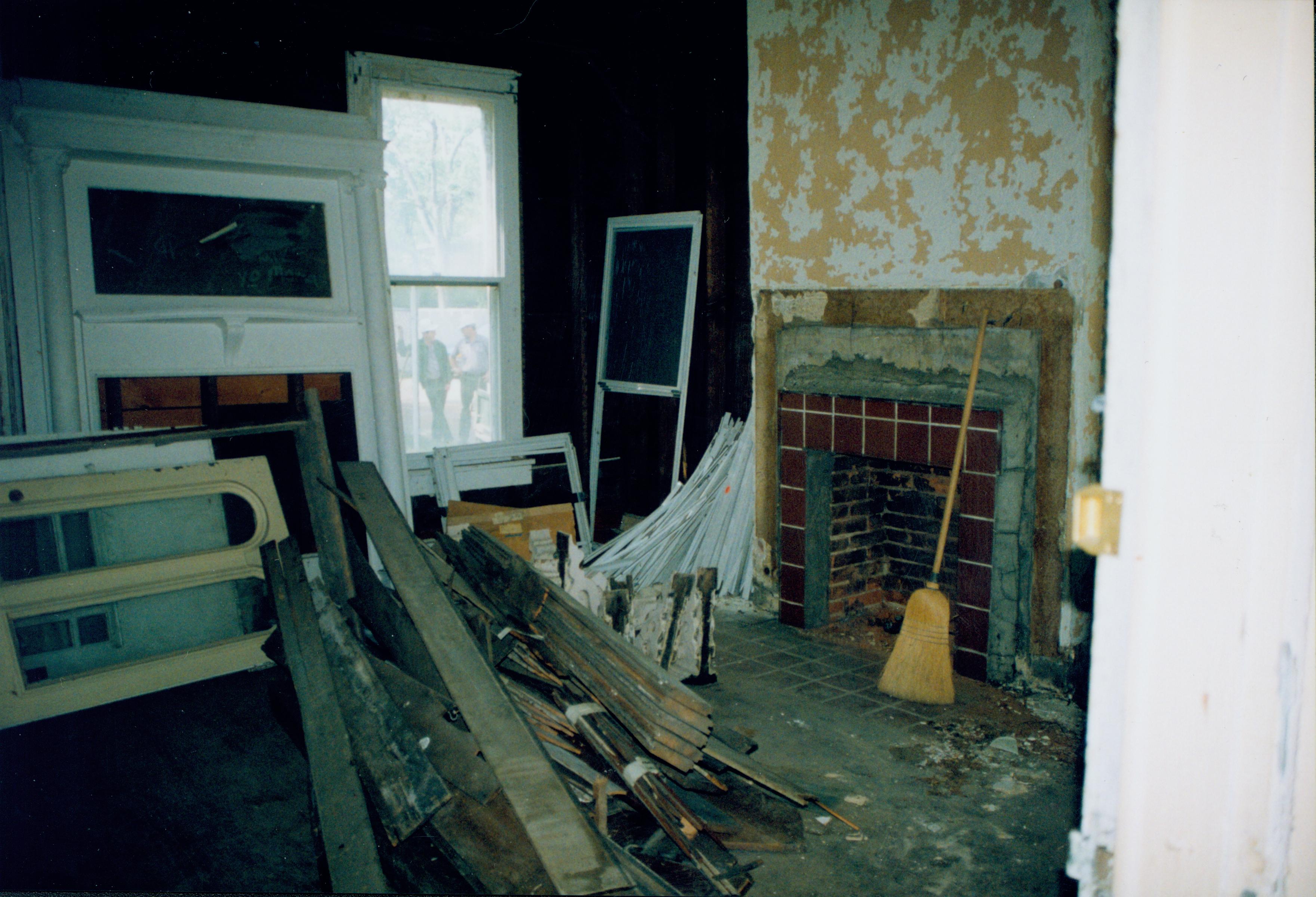 discard pile 22; 1999-7 Morse House, Interior