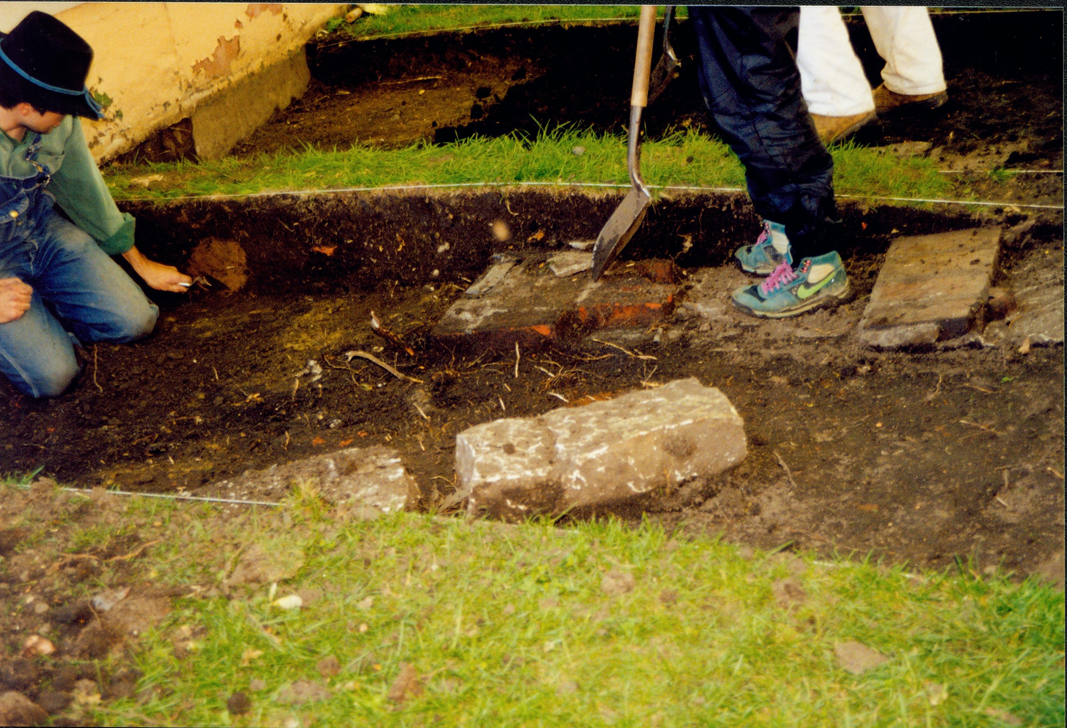 Archeological excavation; F. Mansberger and Team 14; 1999-5 Morse House, Exterior, Excavation