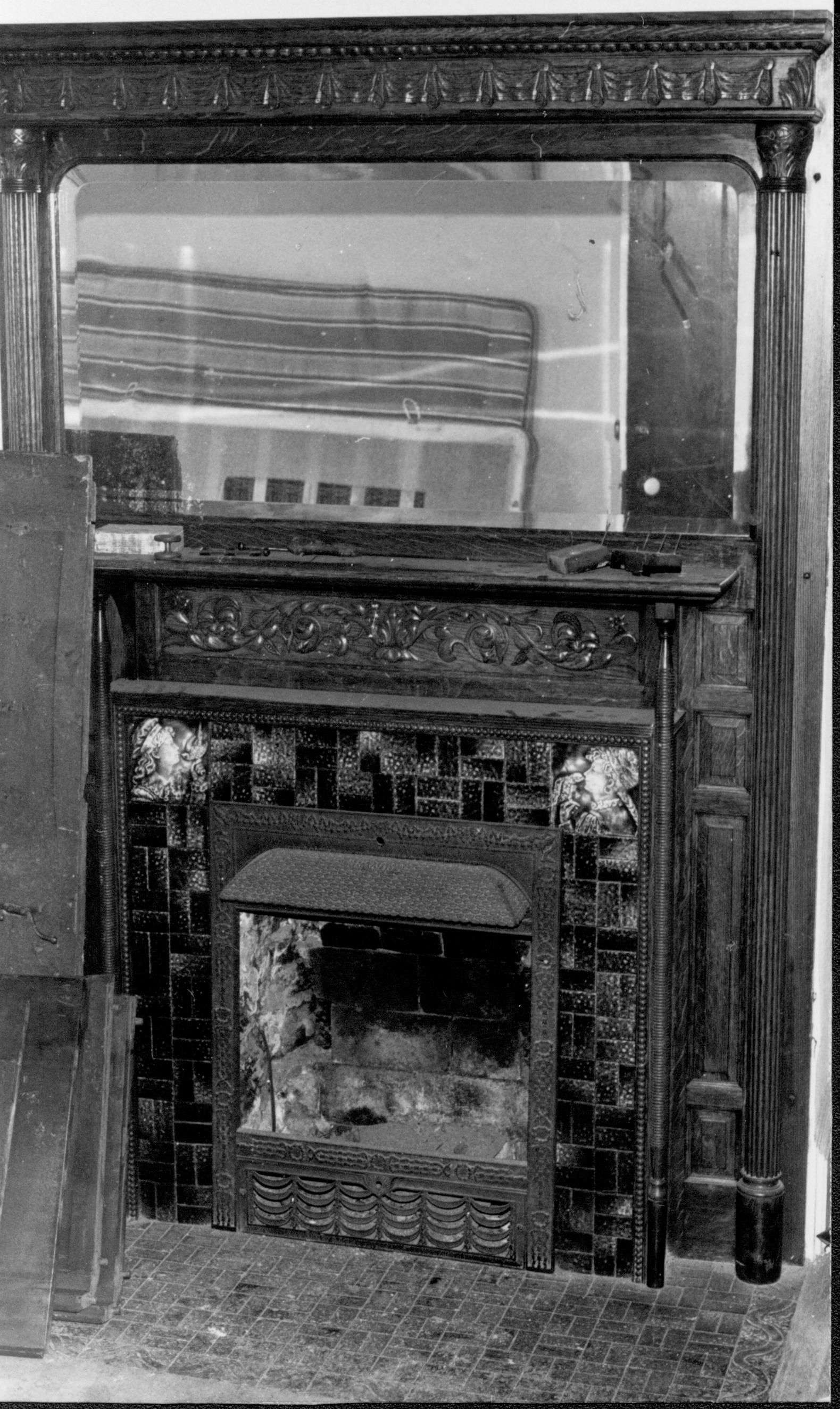 NA Robinson House, Interior, Fireplace