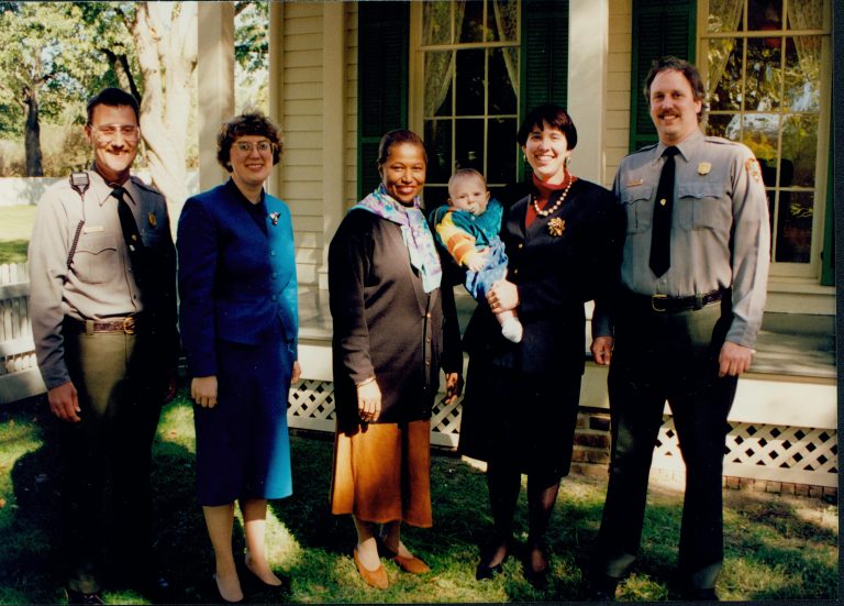 NA Robinson House, Dedication