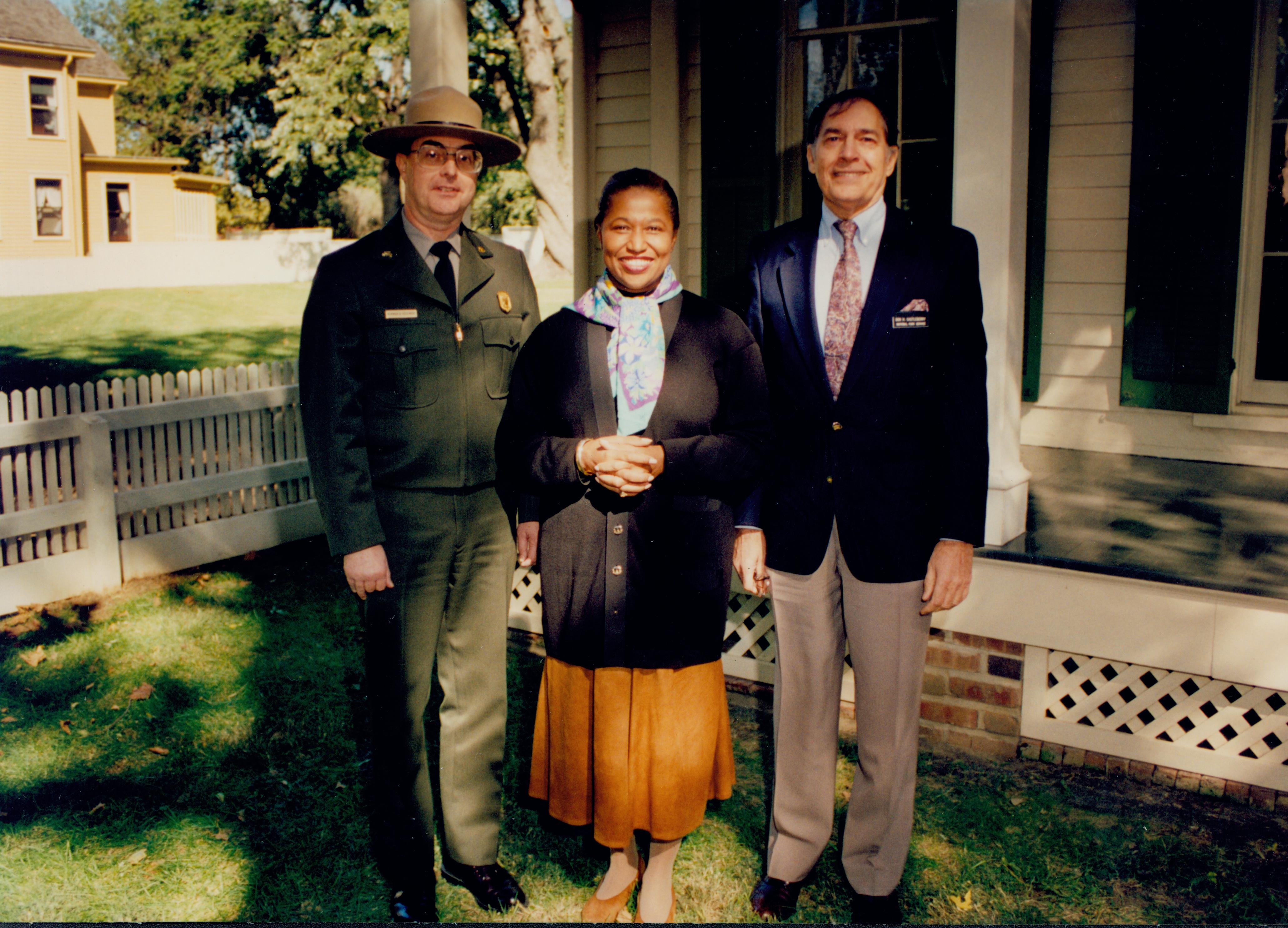 NA Robinson House, Dedication