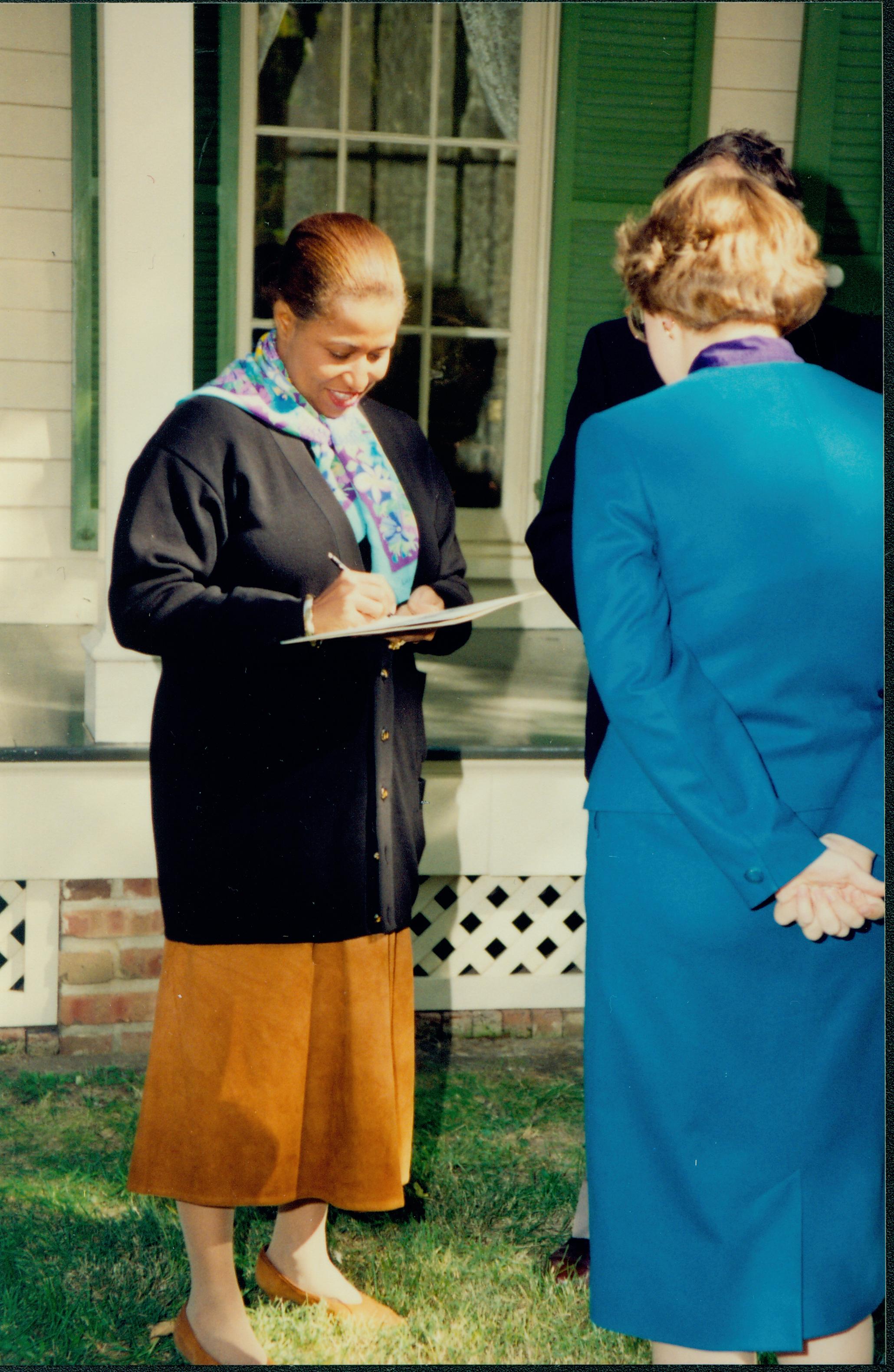 NA Robinson House, Dedication