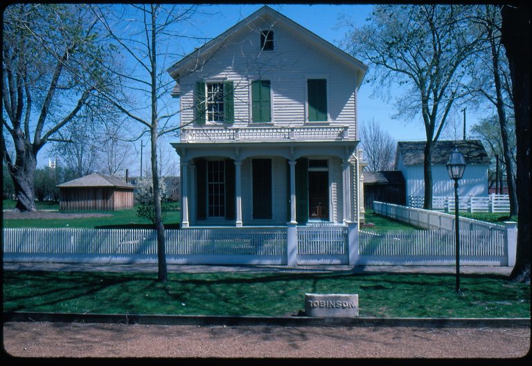 NA Robinson House