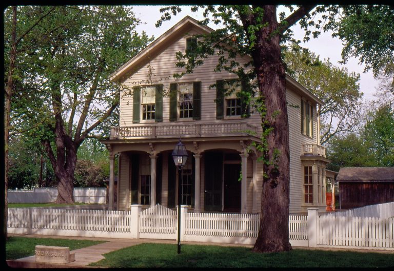 NA Robinson House