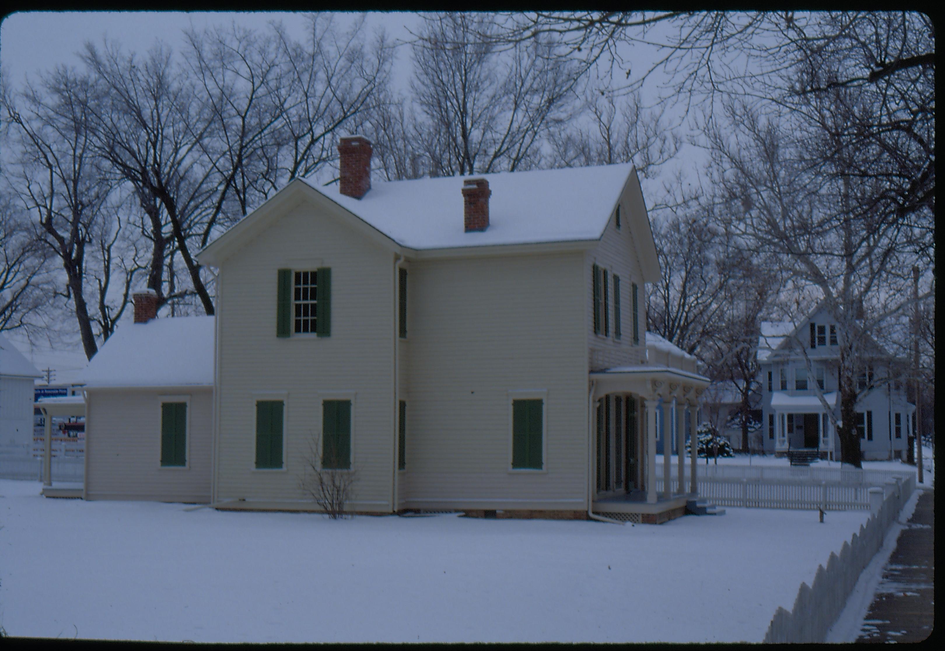 NA Robinson House, Snow