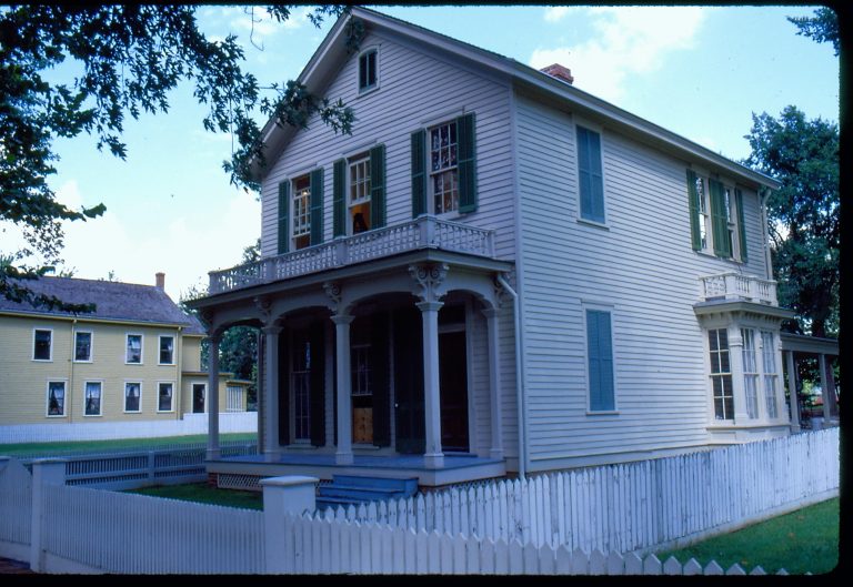 NA Robinson House