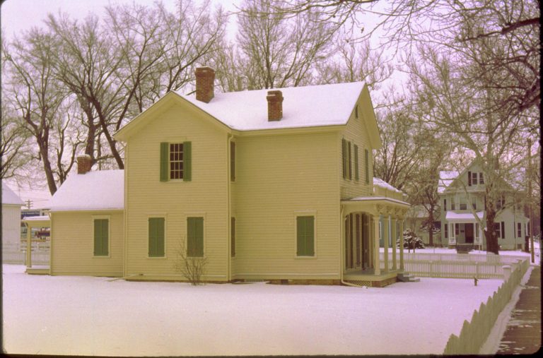 NA Robinson House Robinson House