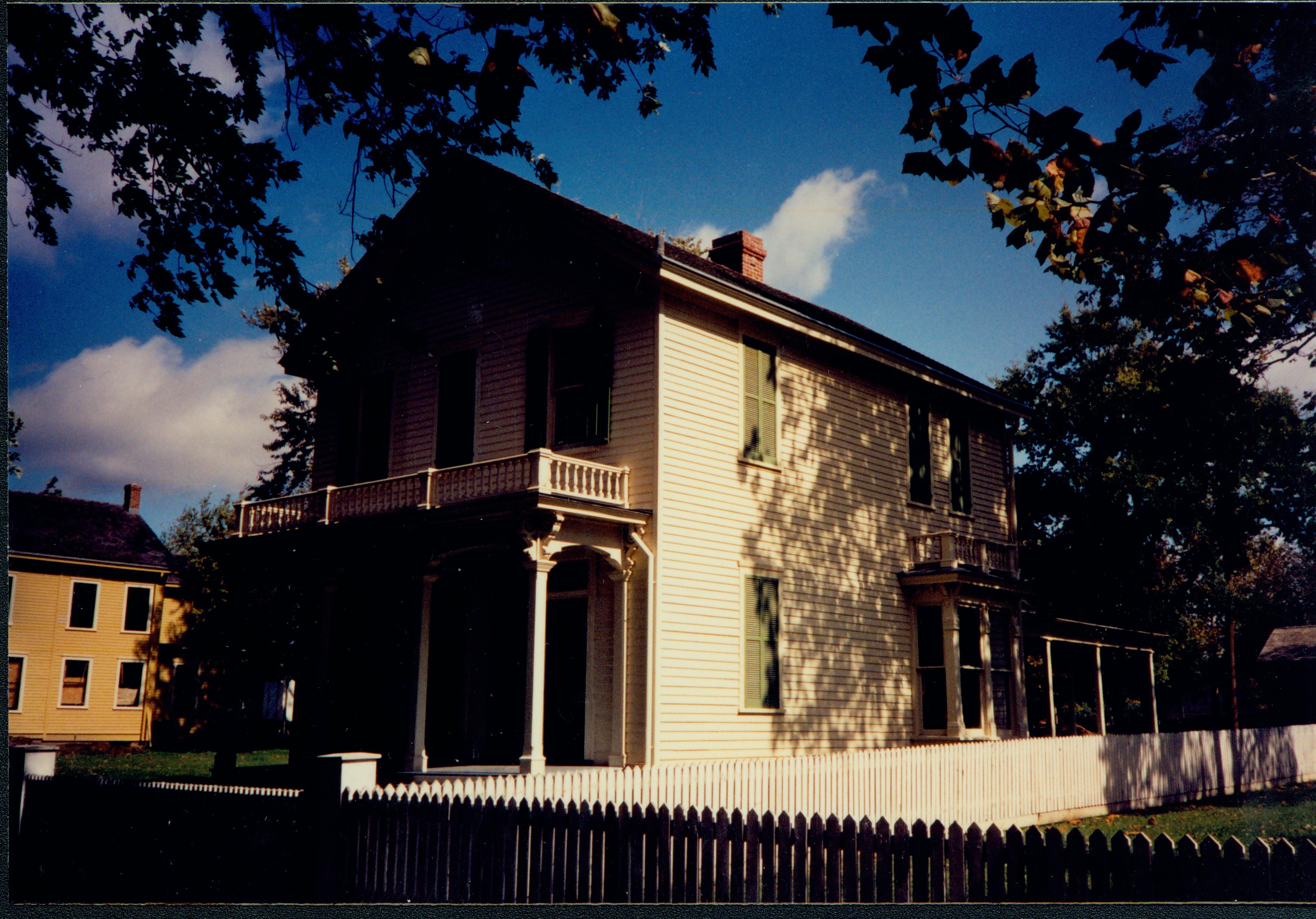 NA Robinson House