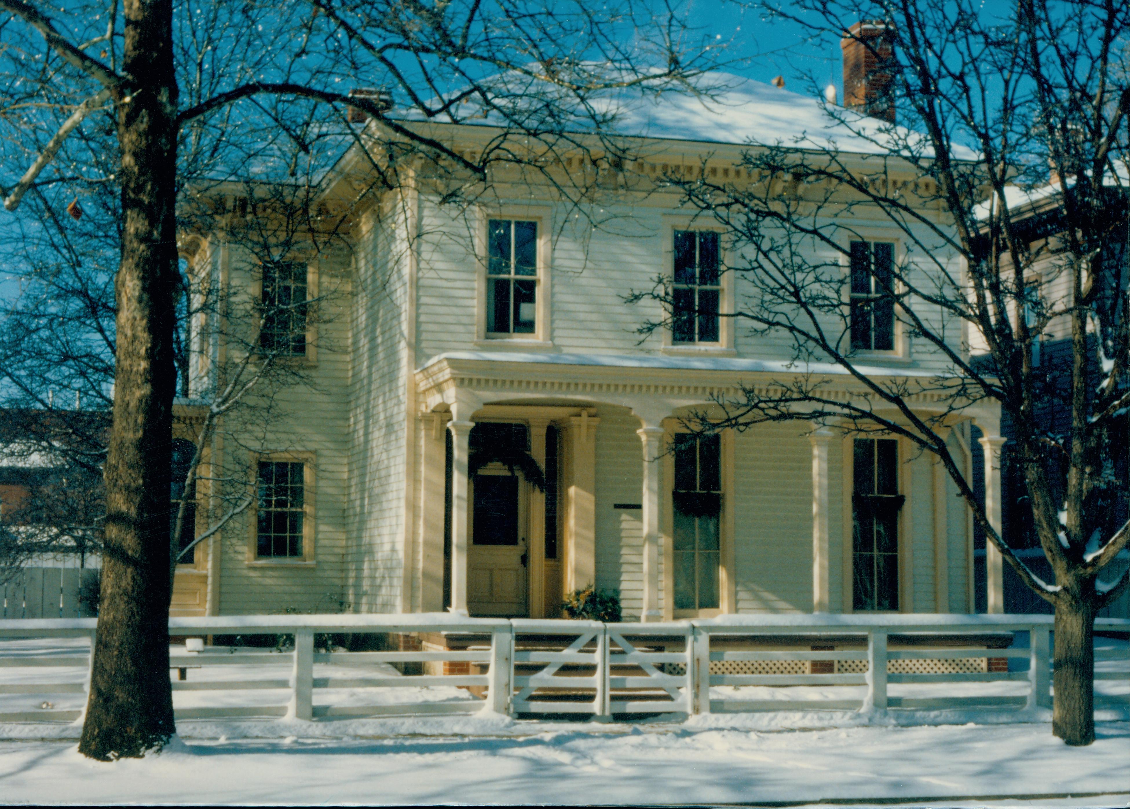 NA Lyon House, Snow