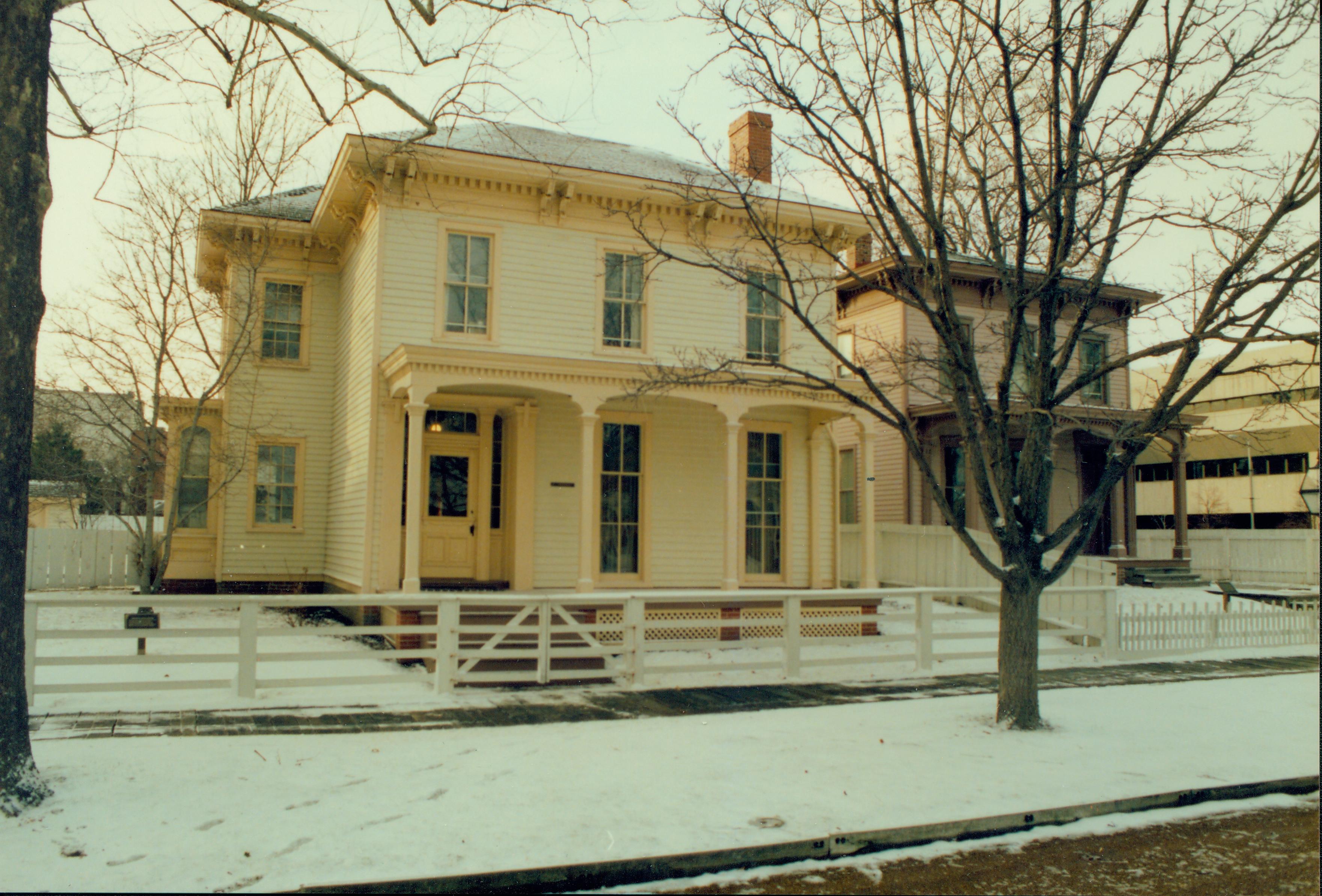 NA Lyon House, Snow