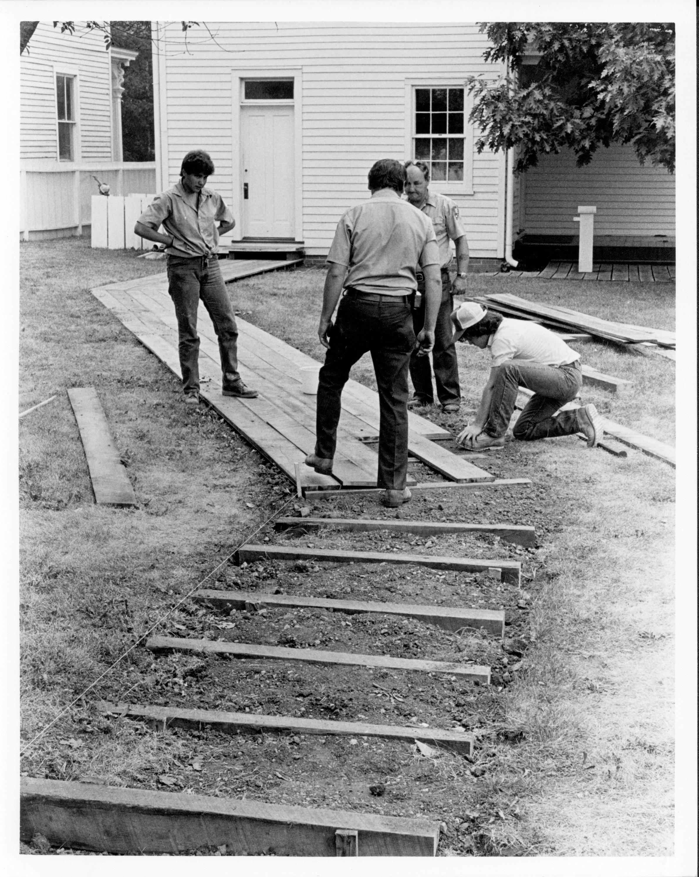 NA Lyon House, Boardwalk