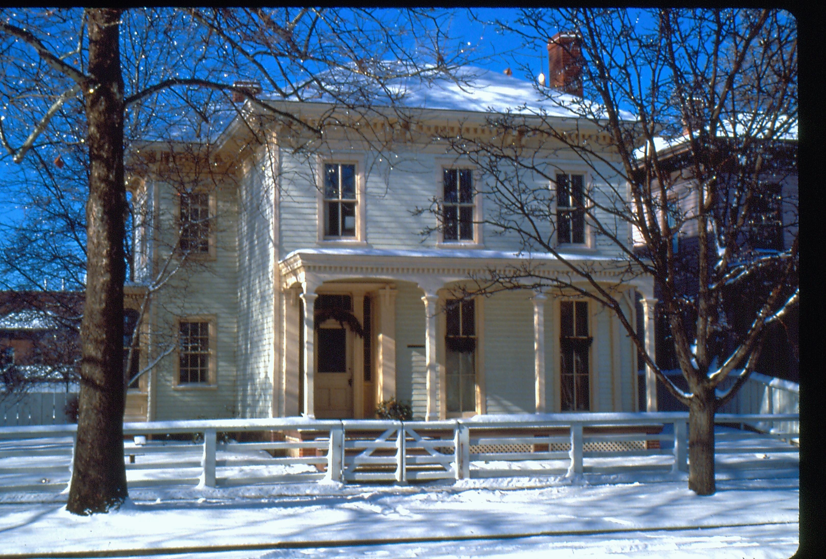 NA Lyon House, Snow