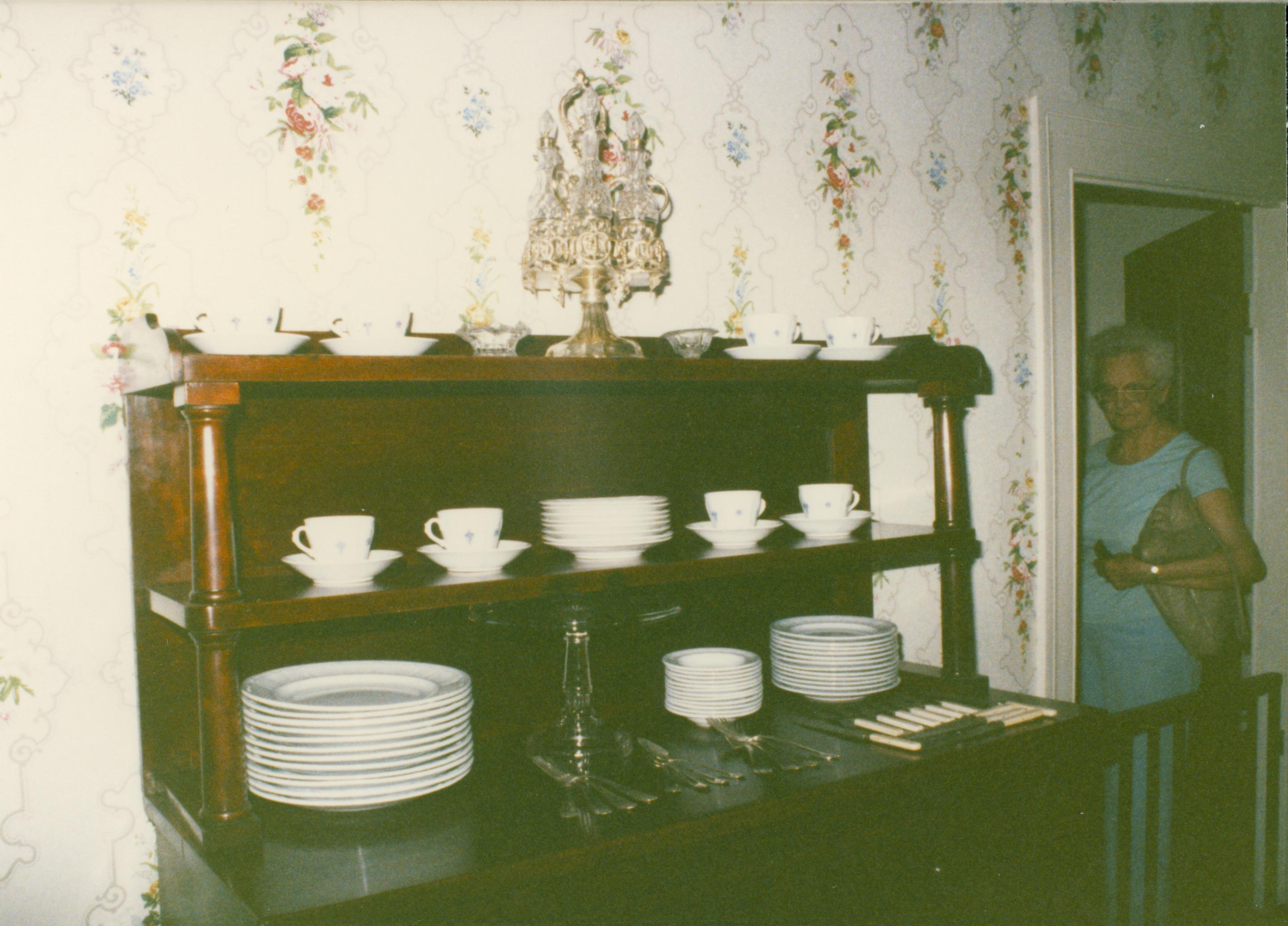 Dining Room, #5 Lincoln, home, Dining Room, furnishings