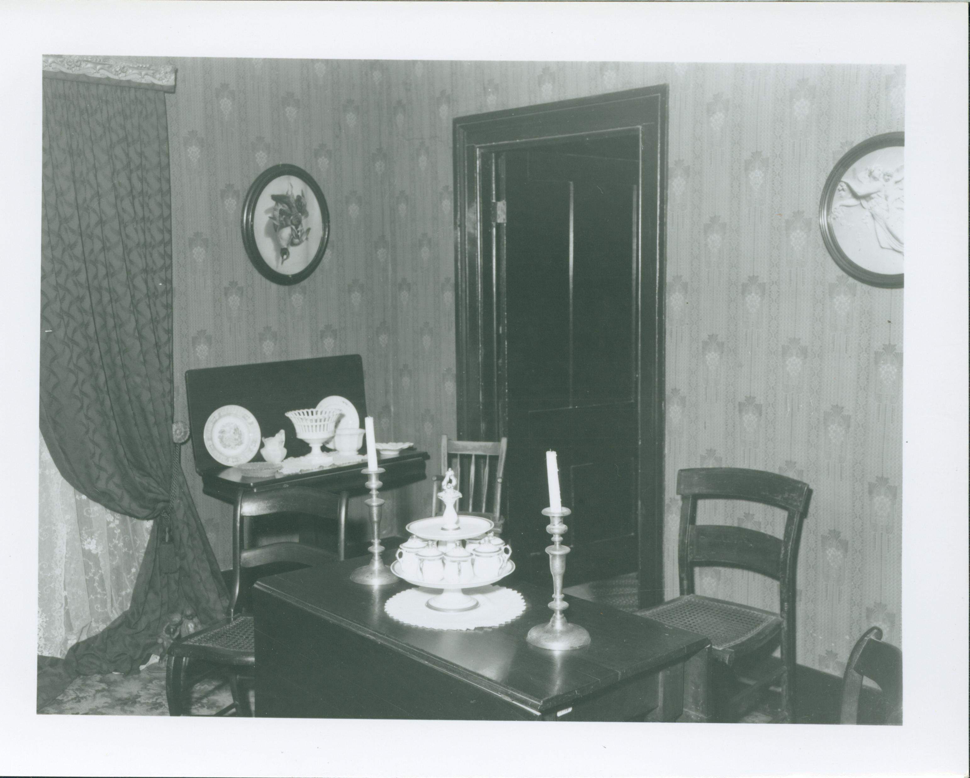 NA Dining Room, Negative # 632, See Classification # 7 Lincoln, home, Dining Room, furnishings